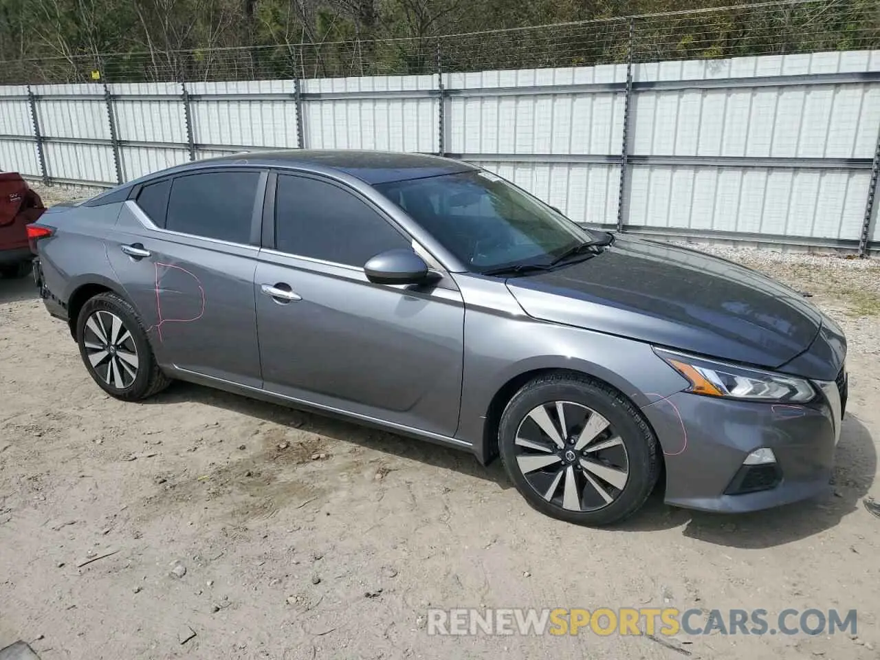 4 Photograph of a damaged car 1N4BL4DV3MN327634 NISSAN ALTIMA 2021