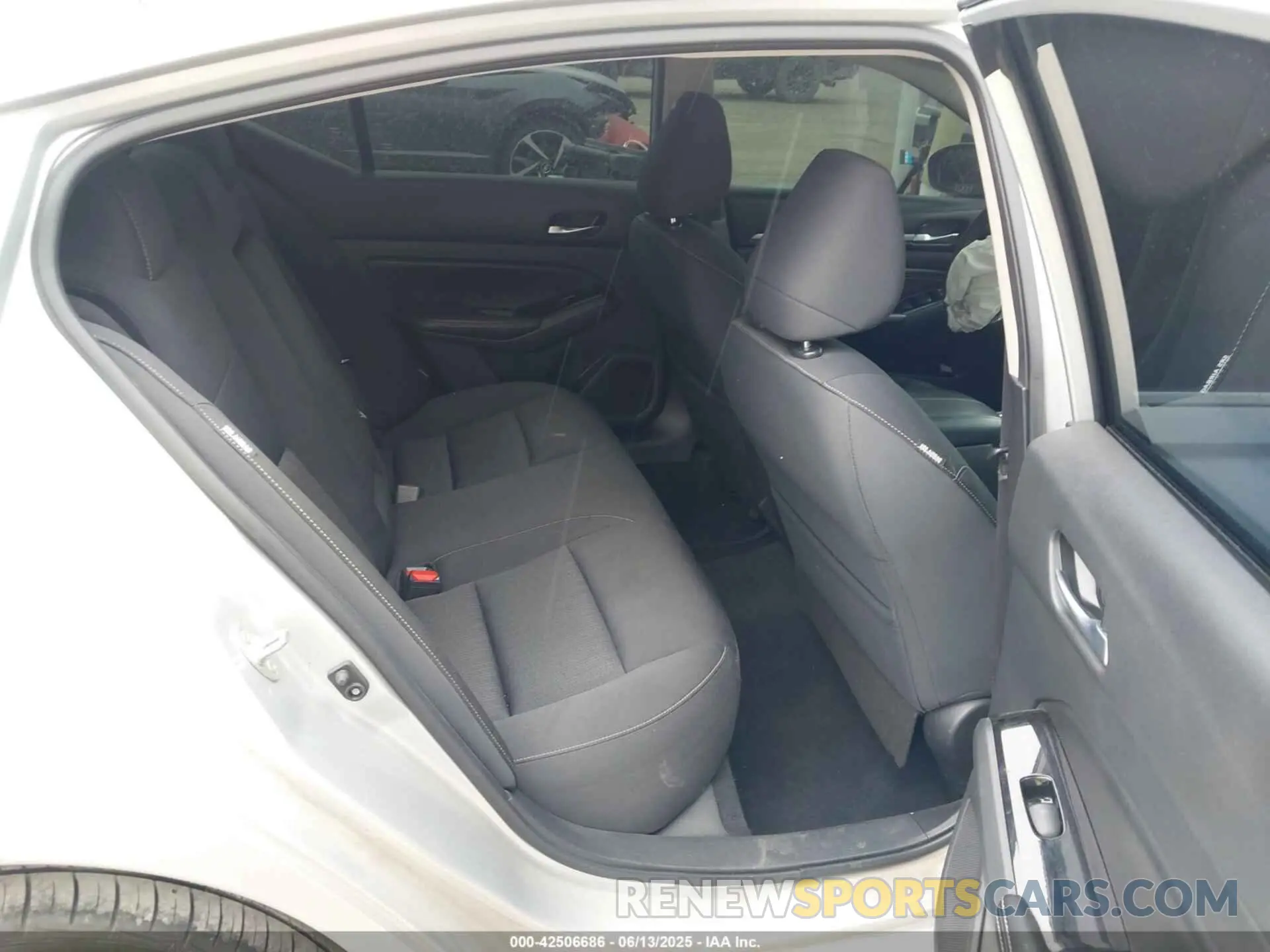 8 Photograph of a damaged car 1N4BL4DV3MN350279 NISSAN ALTIMA 2021