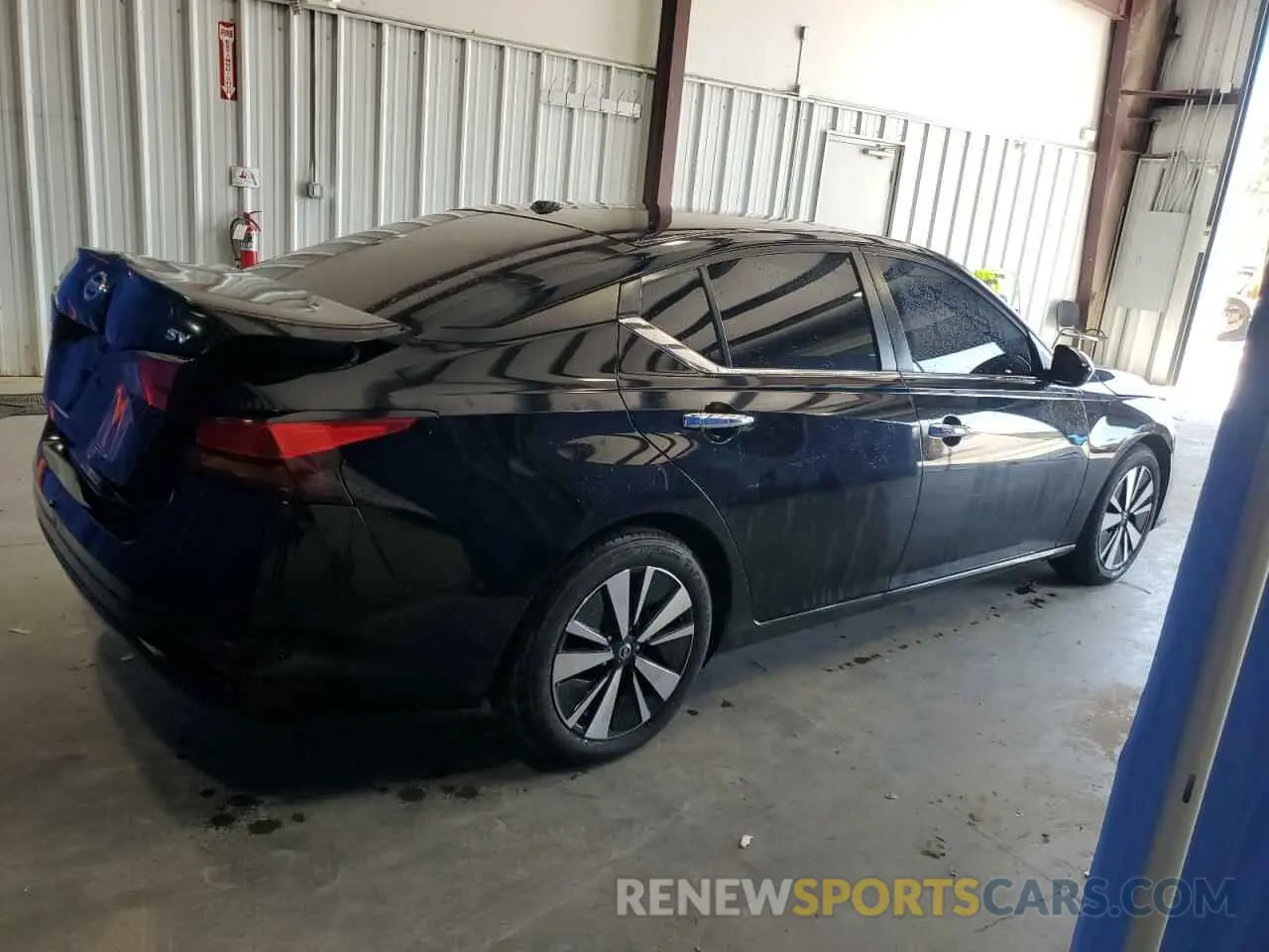 3 Photograph of a damaged car 1N4BL4DV3MN379863 NISSAN ALTIMA 2021