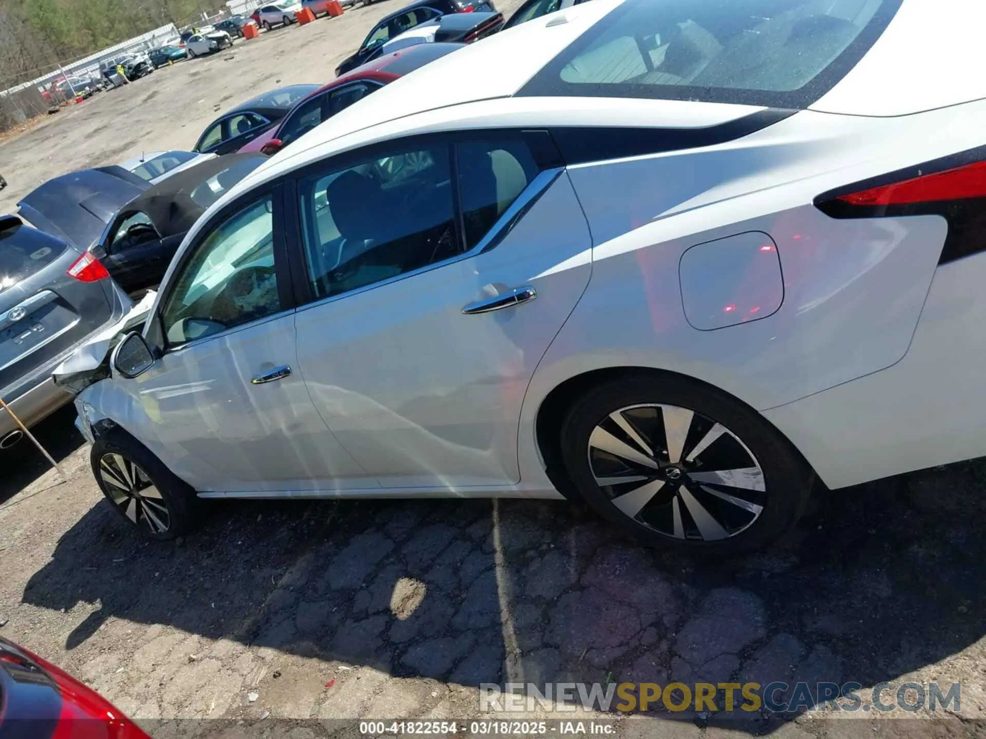 14 Photograph of a damaged car 1N4BL4DV3MN417057 NISSAN ALTIMA 2021