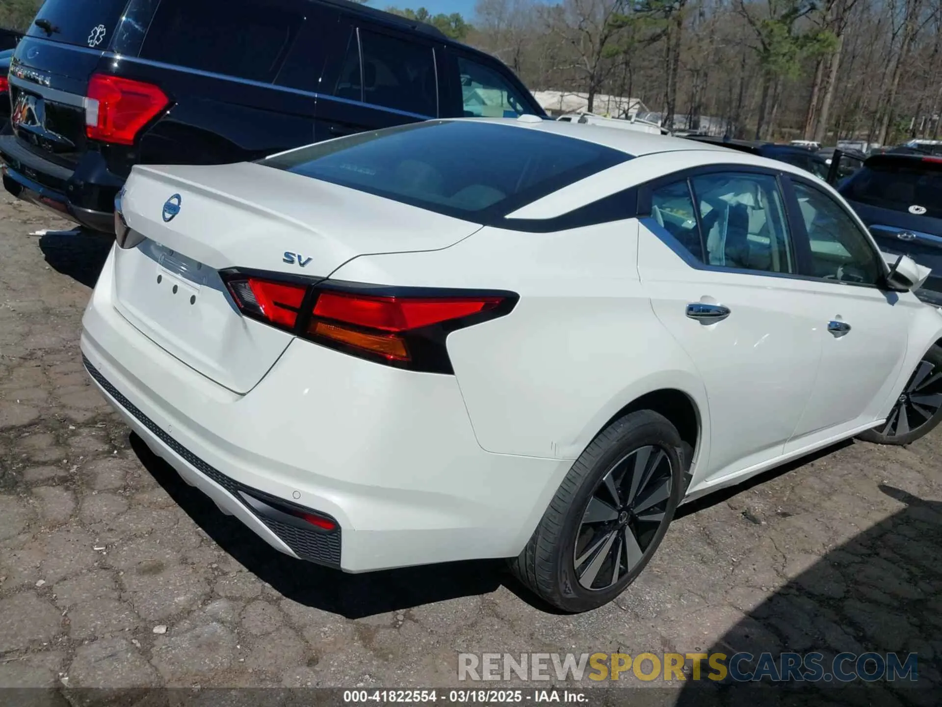 4 Photograph of a damaged car 1N4BL4DV3MN417057 NISSAN ALTIMA 2021