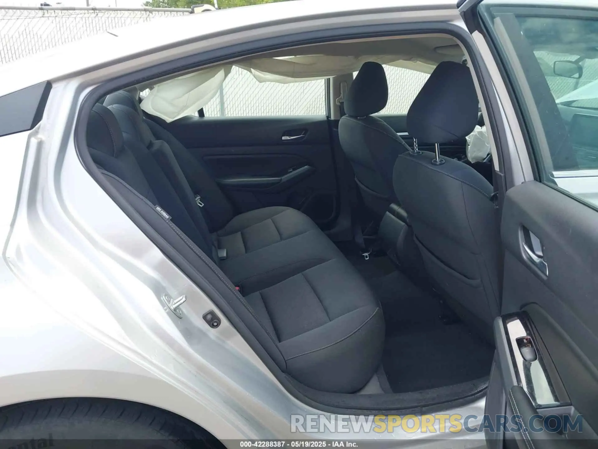 8 Photograph of a damaged car 1N4BL4DV4MN412272 NISSAN ALTIMA 2021