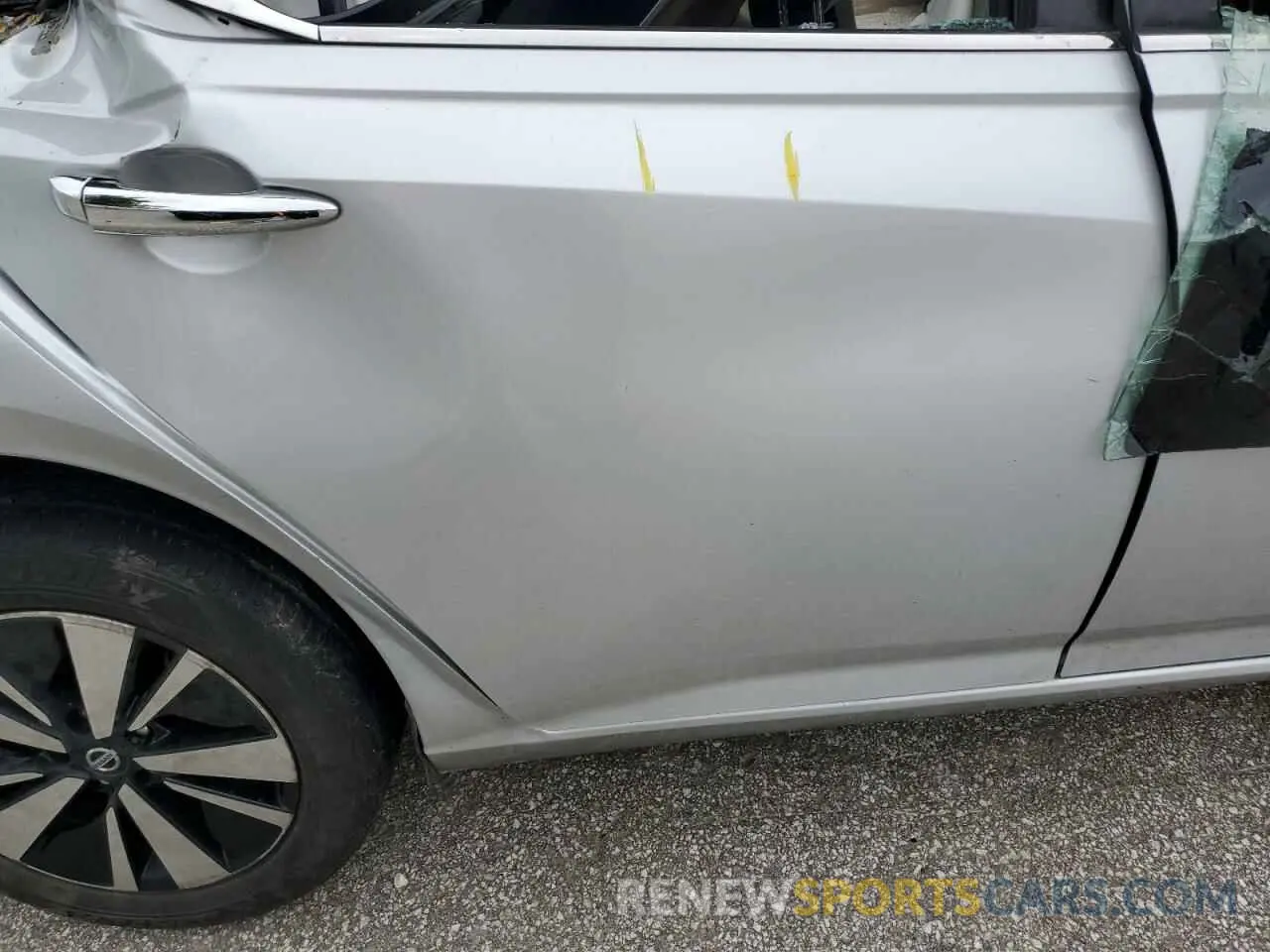 10 Photograph of a damaged car 1N4BL4DV5MN325934 NISSAN ALTIMA 2021