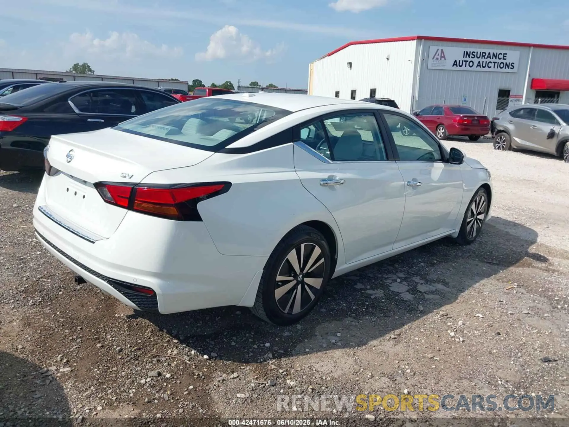 4 Photograph of a damaged car 1N4BL4DV5MN381985 NISSAN ALTIMA 2021
