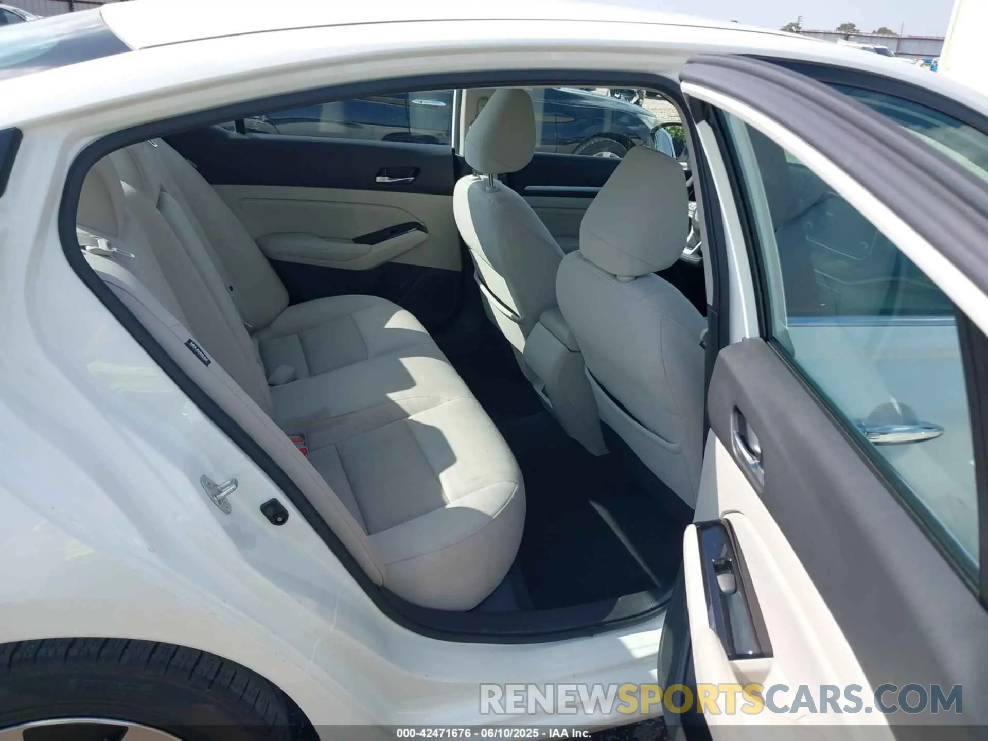 8 Photograph of a damaged car 1N4BL4DV5MN381985 NISSAN ALTIMA 2021