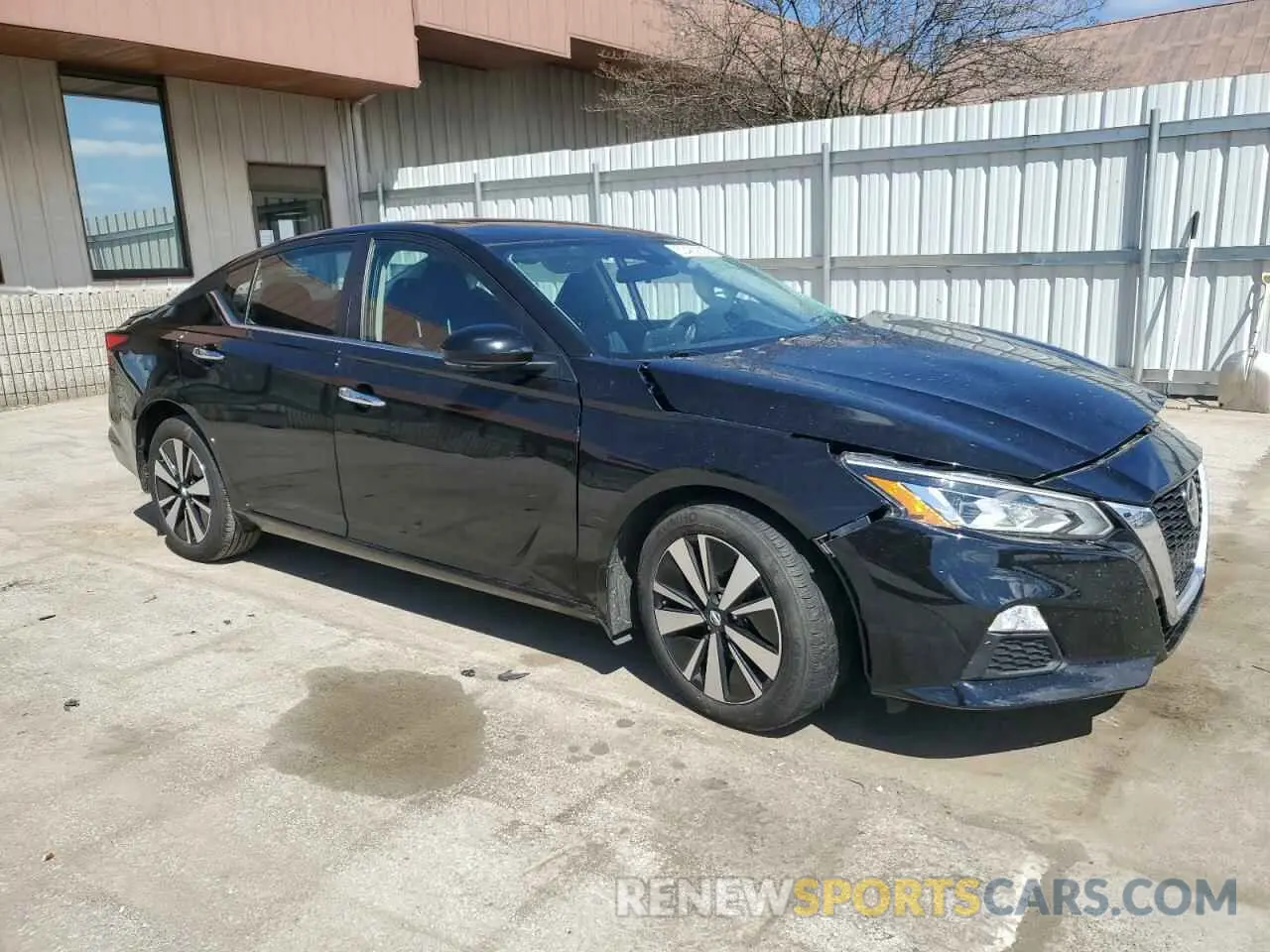 4 Photograph of a damaged car 1N4BL4DV5MN386250 NISSAN ALTIMA 2021
