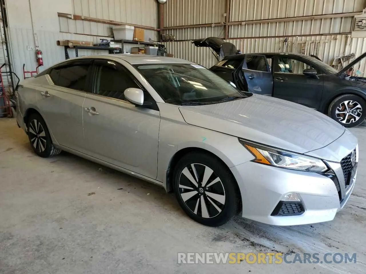 4 Photograph of a damaged car 1N4BL4DV6MN301528 NISSAN ALTIMA 2021