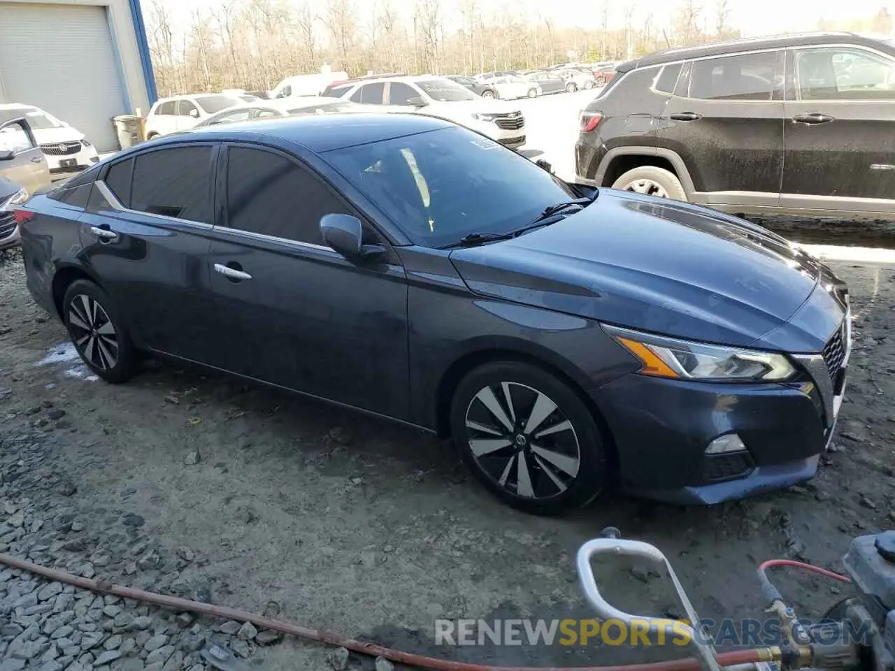 4 Photograph of a damaged car 1N4BL4DV6MN327904 NISSAN ALTIMA 2021