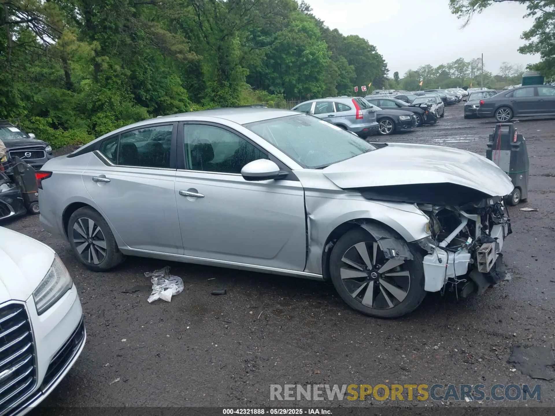 13 Photograph of a damaged car 1N4BL4DV6MN343648 NISSAN ALTIMA 2021