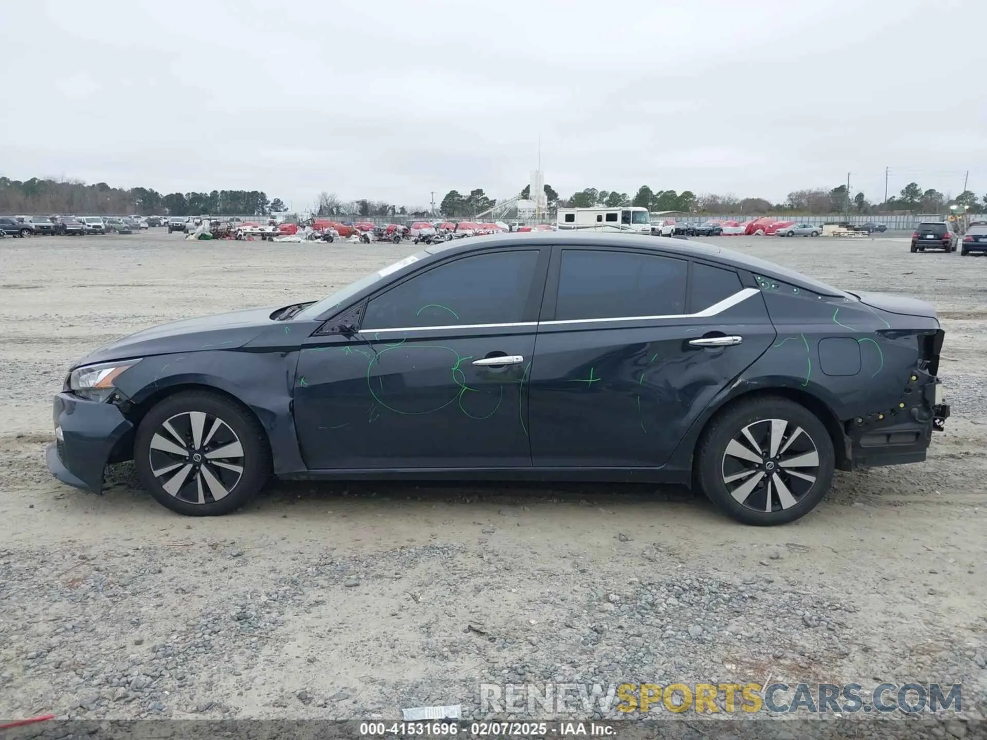 14 Photograph of a damaged car 1N4BL4DV6MN403329 NISSAN ALTIMA 2021