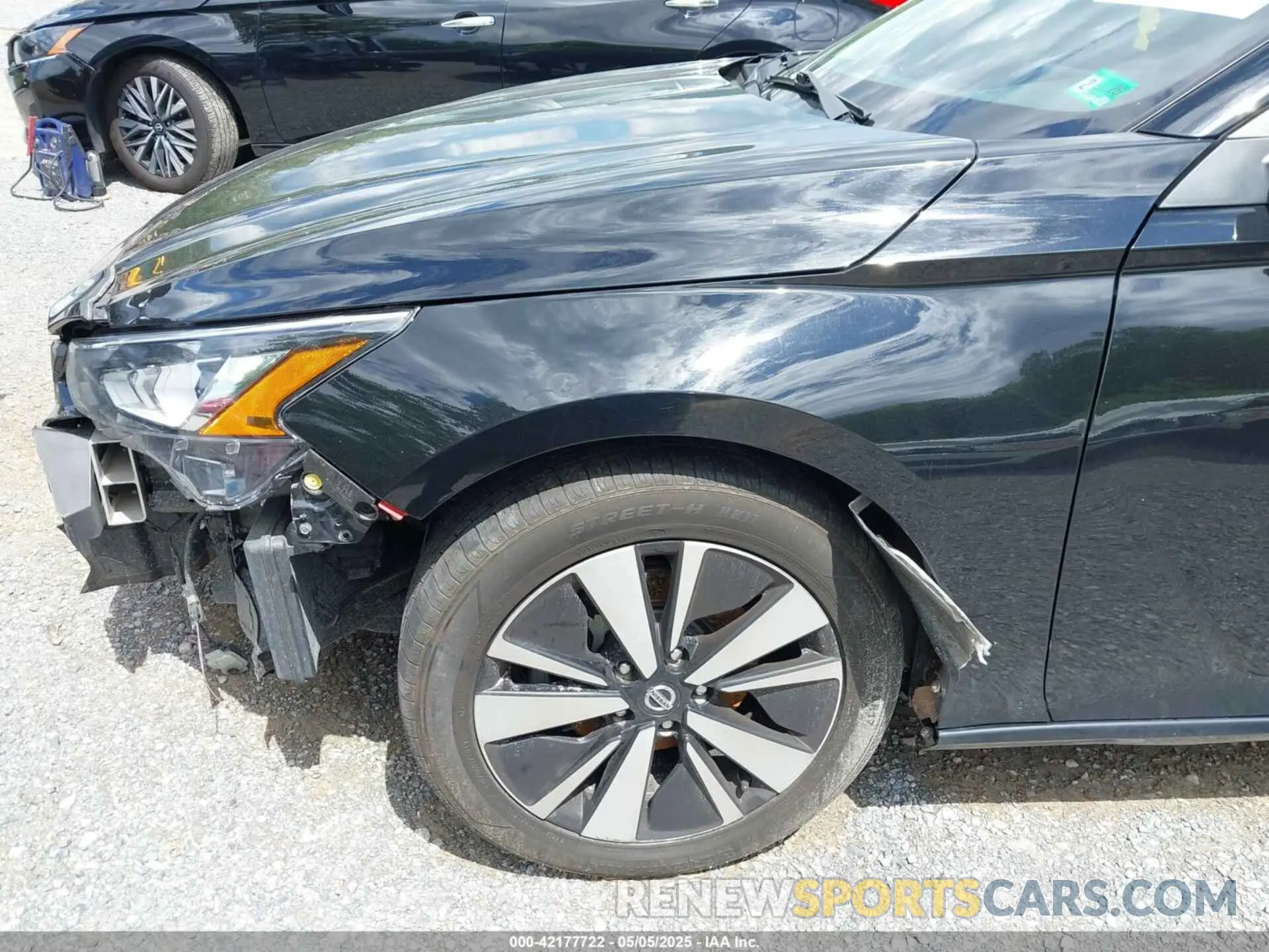 22 Photograph of a damaged car 1N4BL4DV6MN411057 NISSAN ALTIMA 2021