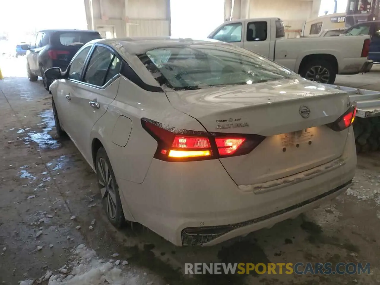 2 Photograph of a damaged car 1N4BL4DV7MN404117 NISSAN ALTIMA 2021