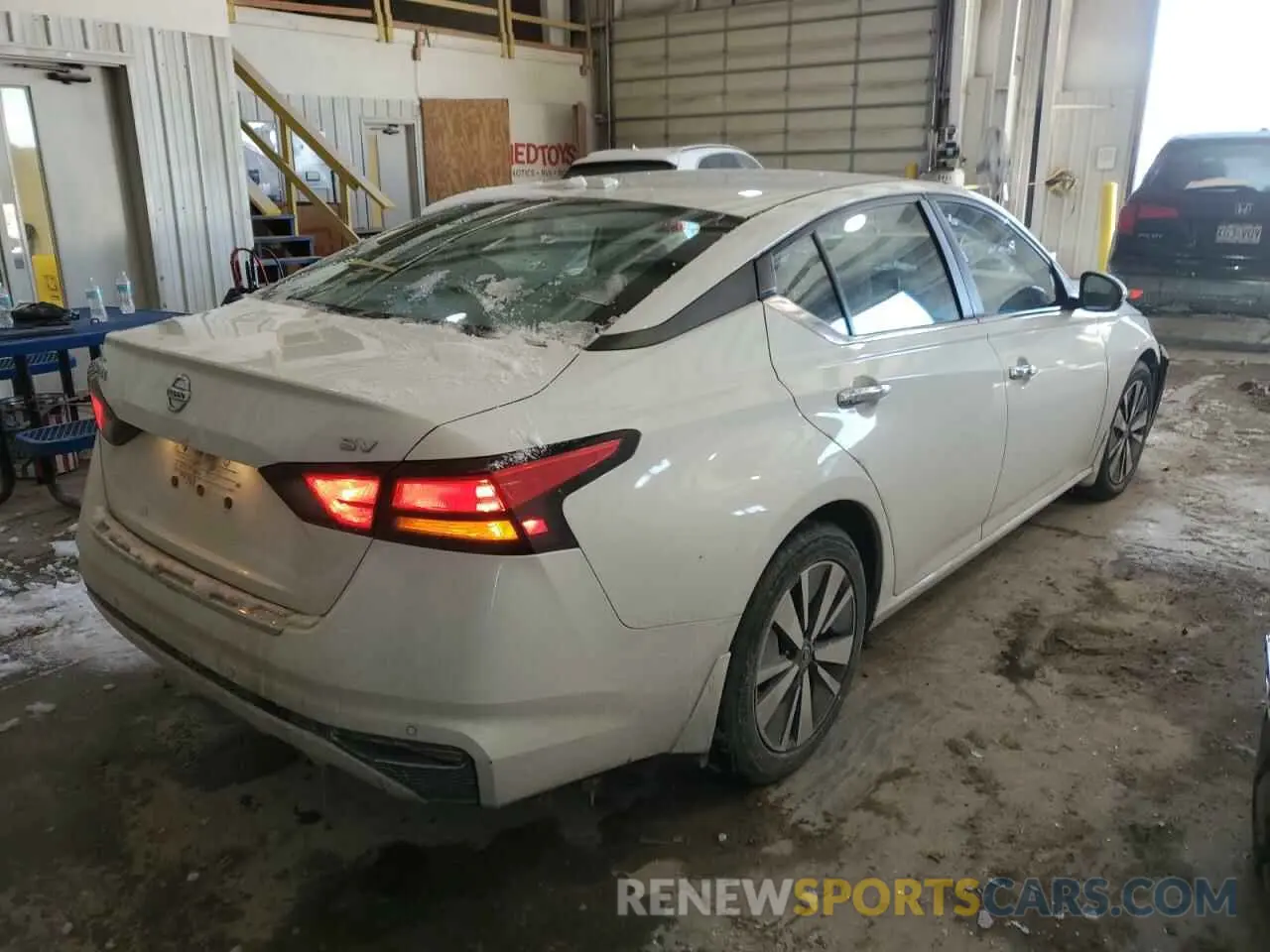 3 Photograph of a damaged car 1N4BL4DV7MN404117 NISSAN ALTIMA 2021