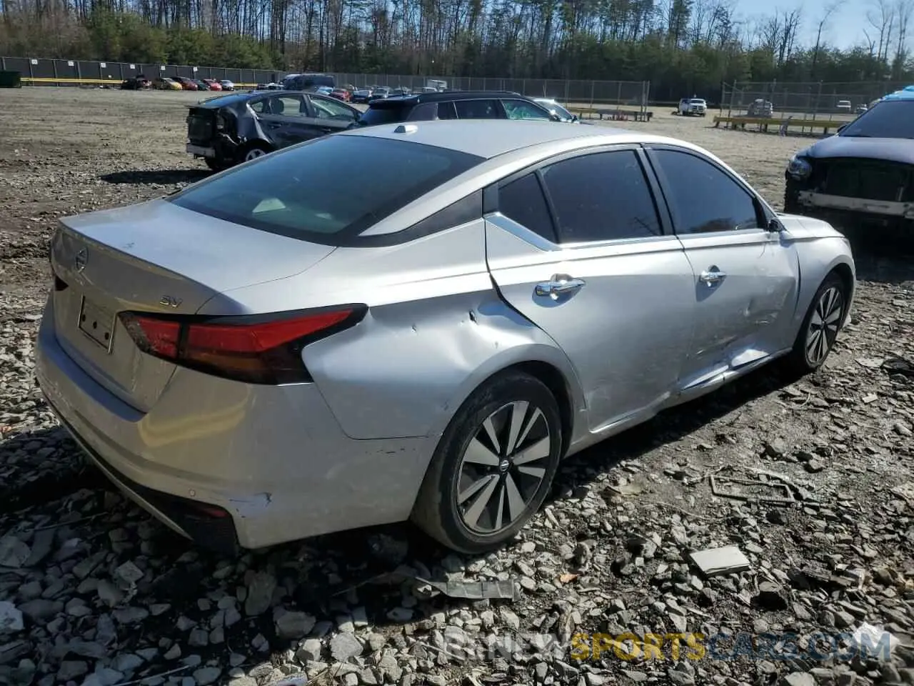3 Photograph of a damaged car 1N4BL4DV7MN417112 NISSAN ALTIMA 2021