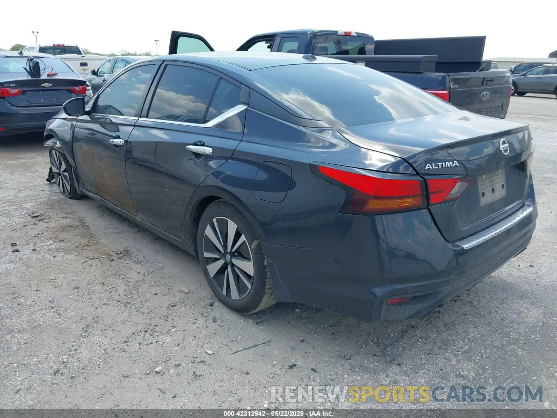 3 Photograph of a damaged car 1N4BL4DV8MN300042 NISSAN ALTIMA 2021