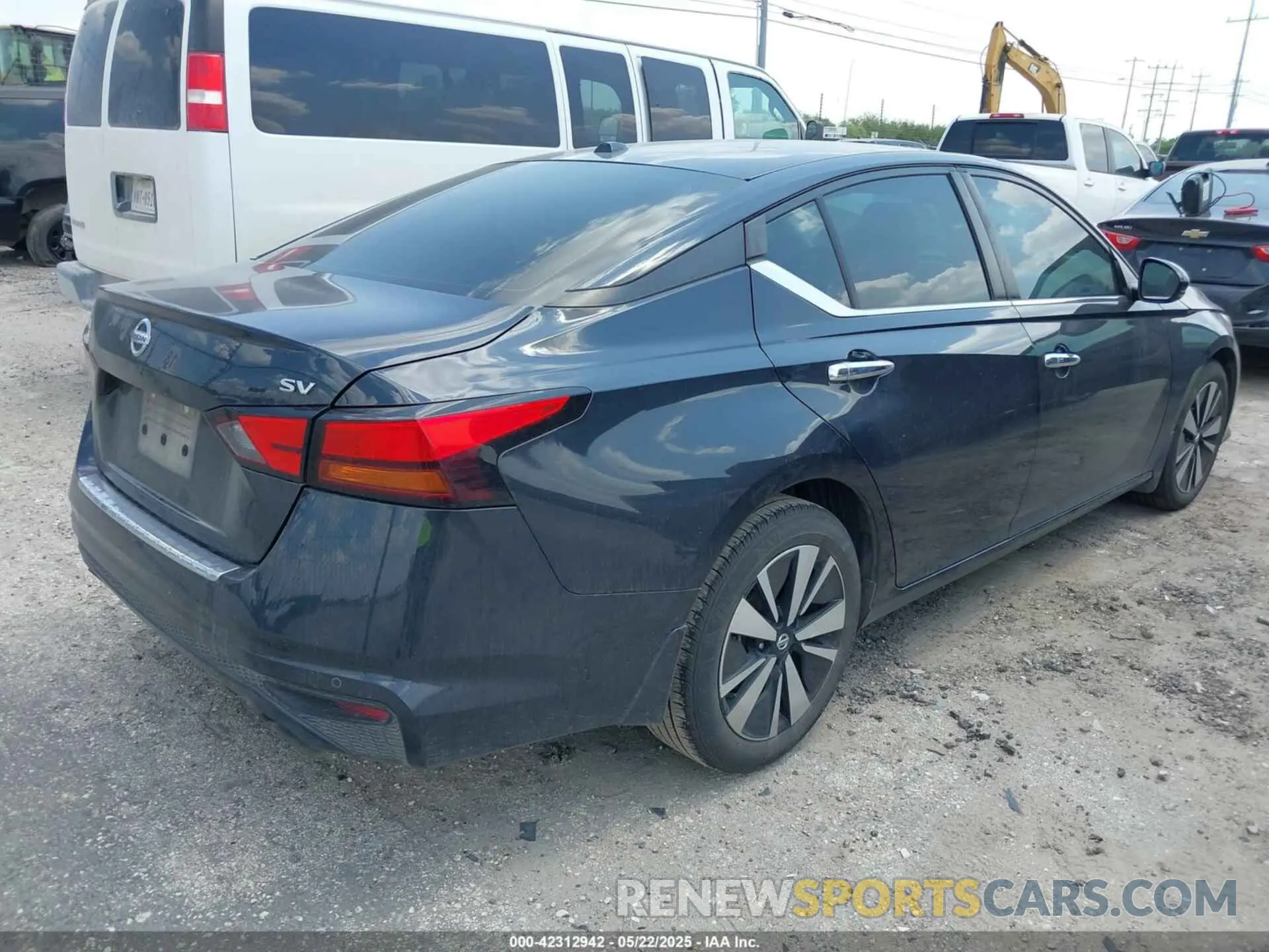 4 Photograph of a damaged car 1N4BL4DV8MN300042 NISSAN ALTIMA 2021