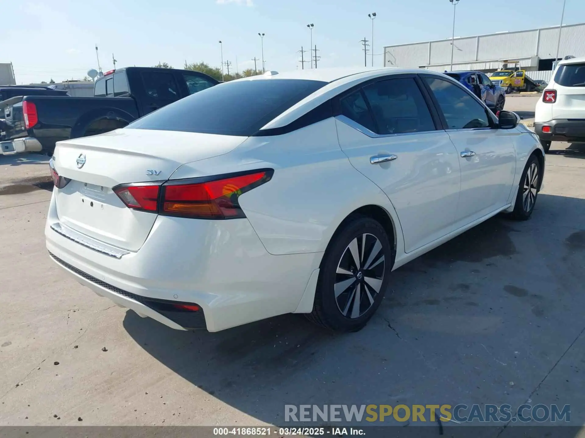 4 Photograph of a damaged car 1N4BL4DV8MN317374 NISSAN ALTIMA 2021