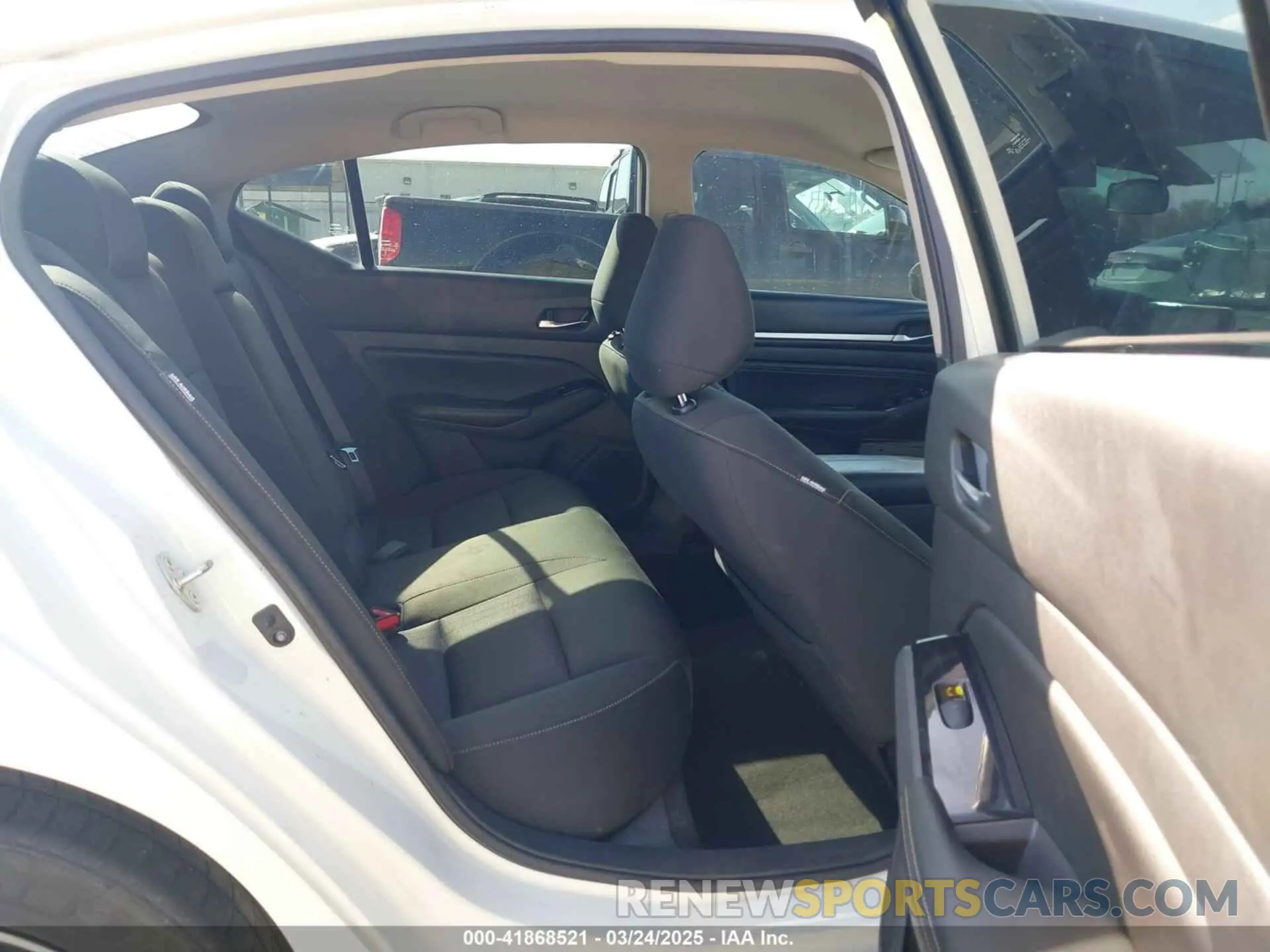 8 Photograph of a damaged car 1N4BL4DV8MN317374 NISSAN ALTIMA 2021