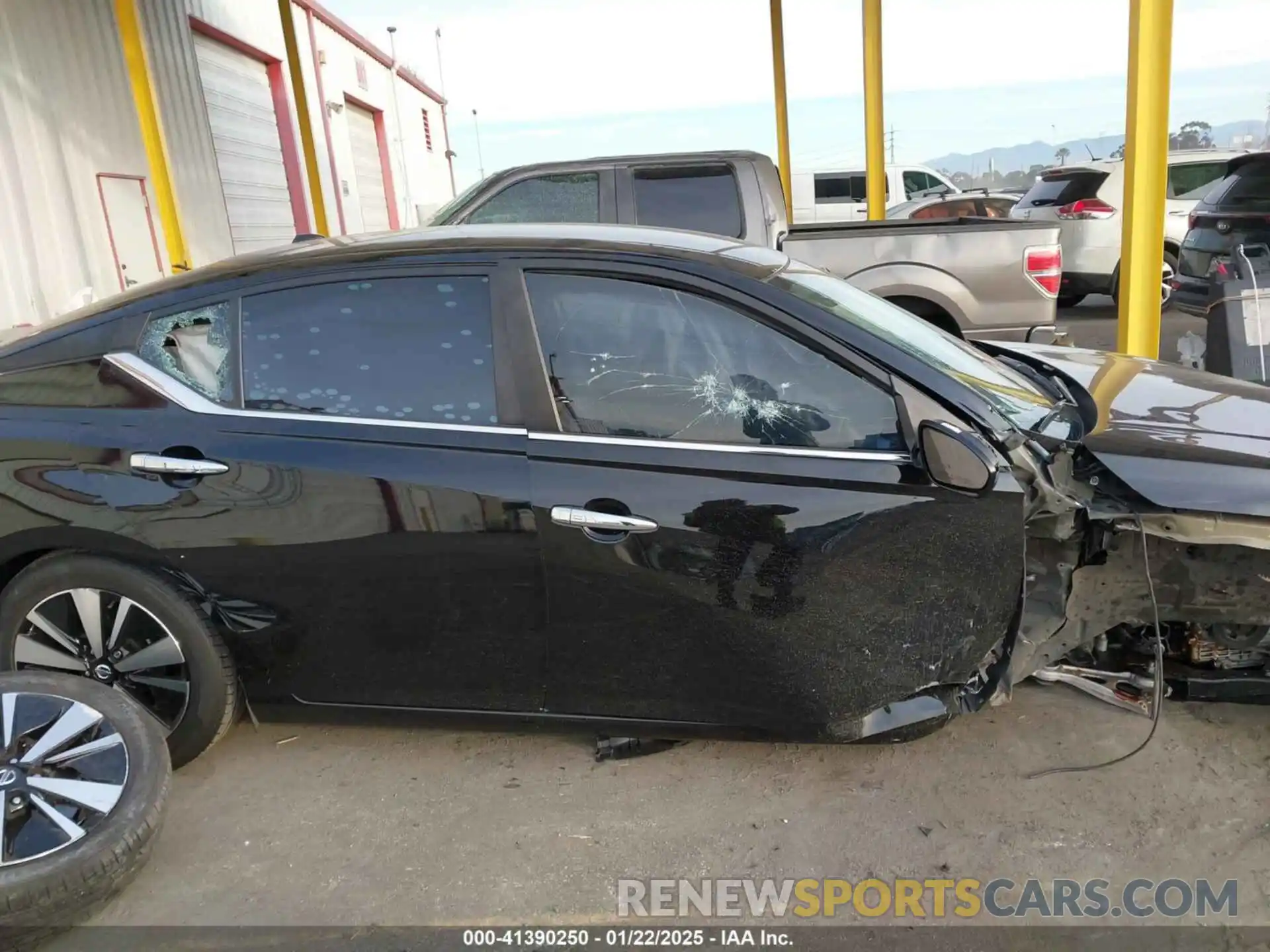 13 Photograph of a damaged car 1N4BL4DV8MN333137 NISSAN ALTIMA 2021