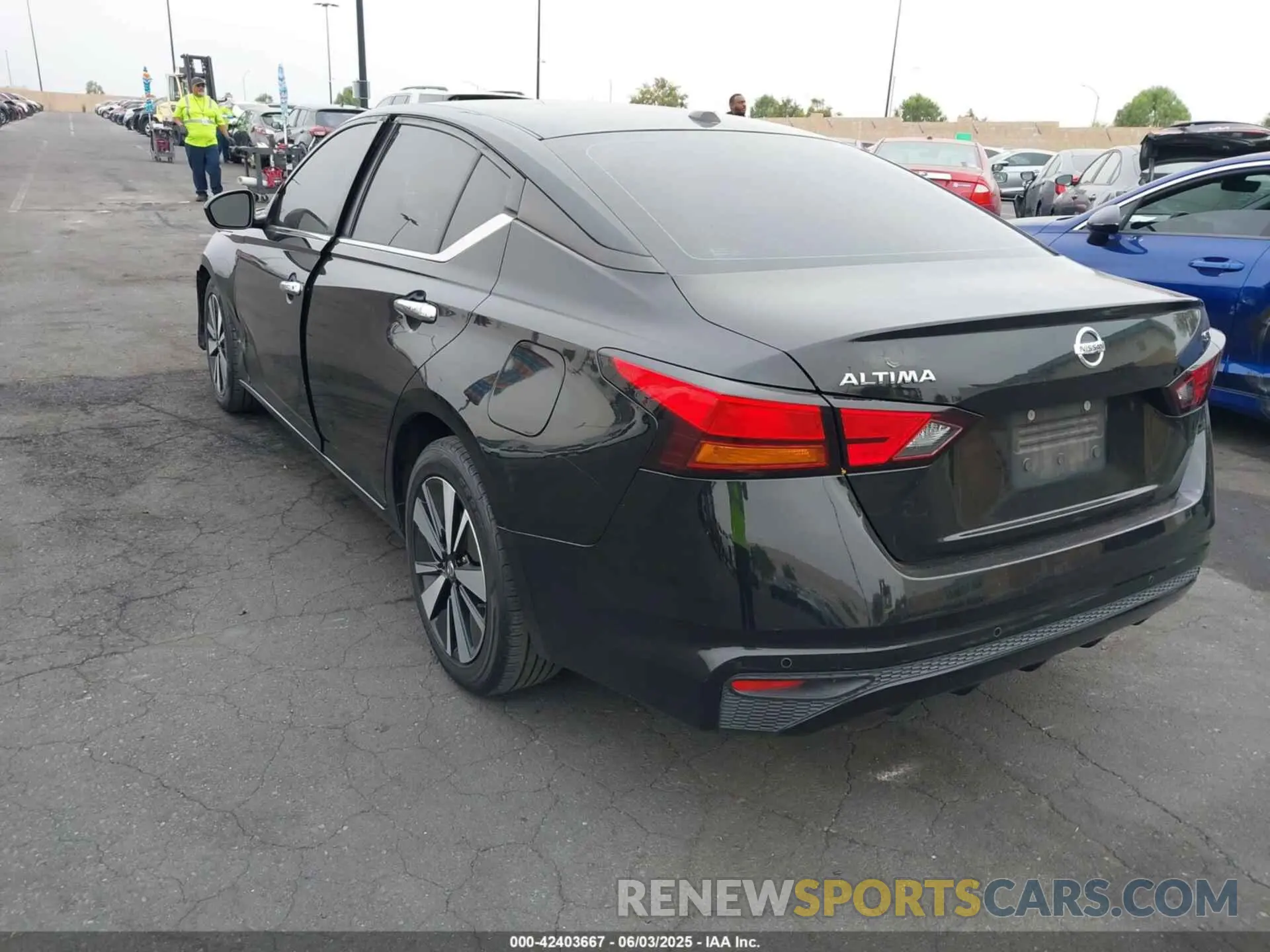 3 Photograph of a damaged car 1N4BL4DV8MN360452 NISSAN ALTIMA 2021