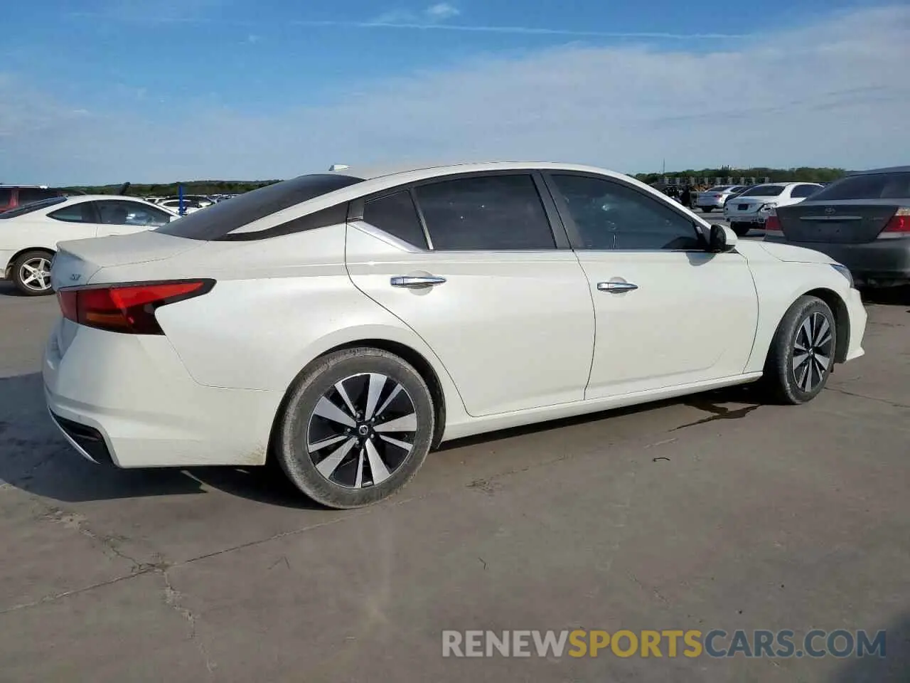 3 Photograph of a damaged car 1N4BL4DV8MN369197 NISSAN ALTIMA 2021