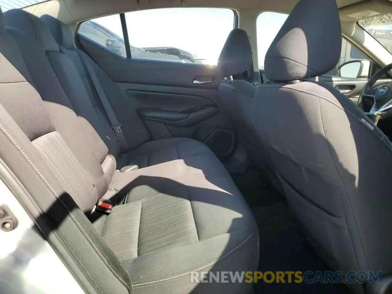 10 Photograph of a damaged car 1N4BL4DV8MN369328 NISSAN ALTIMA 2021