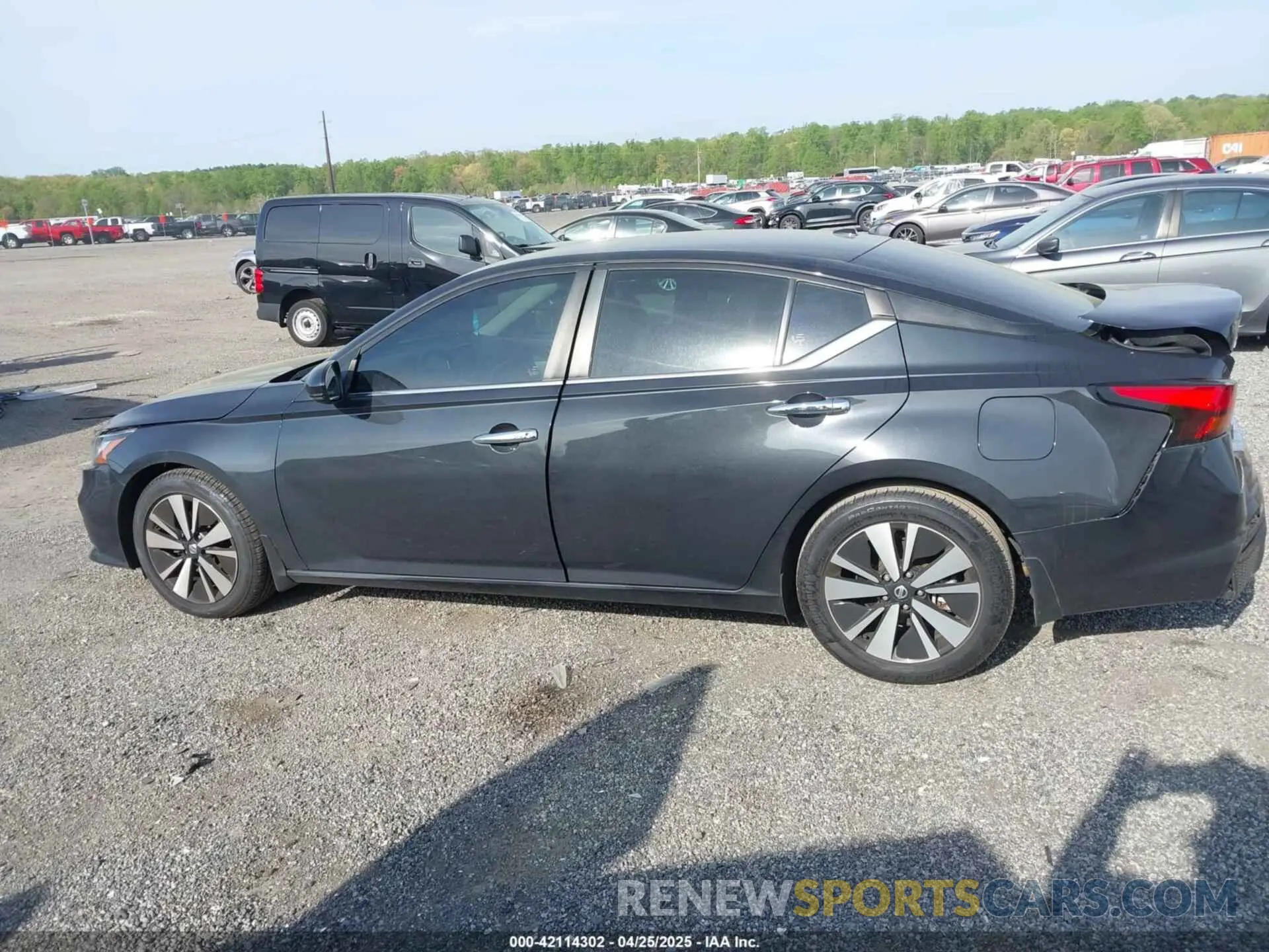 14 Photograph of a damaged car 1N4BL4DV9MN301829 NISSAN ALTIMA 2021