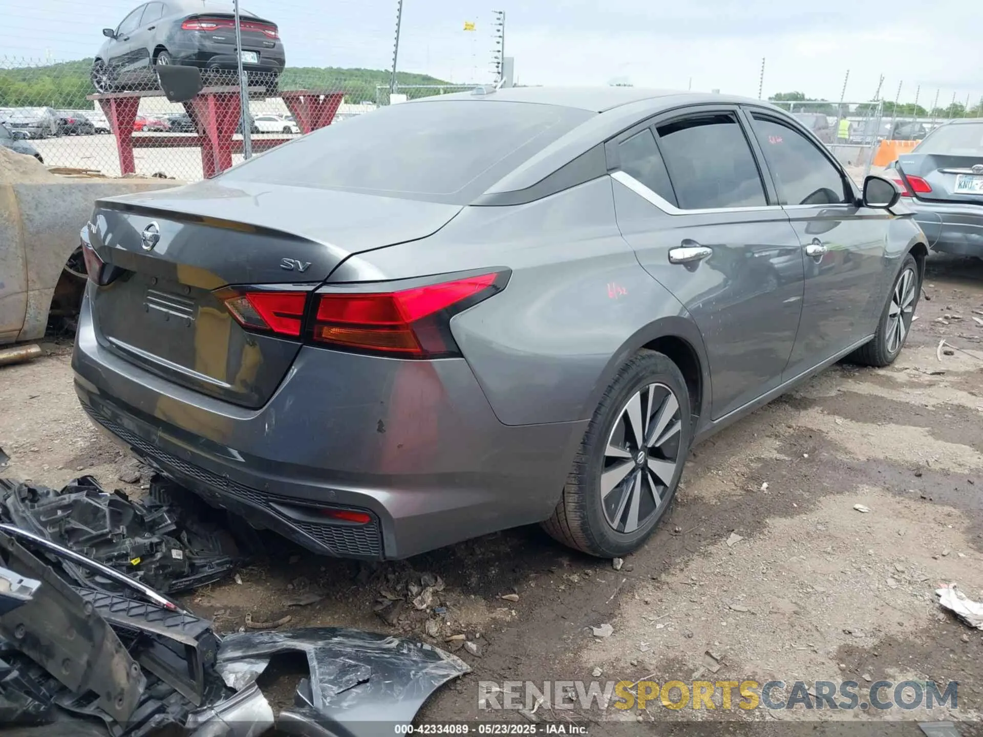 4 Photograph of a damaged car 1N4BL4DV9MN346348 NISSAN ALTIMA 2021