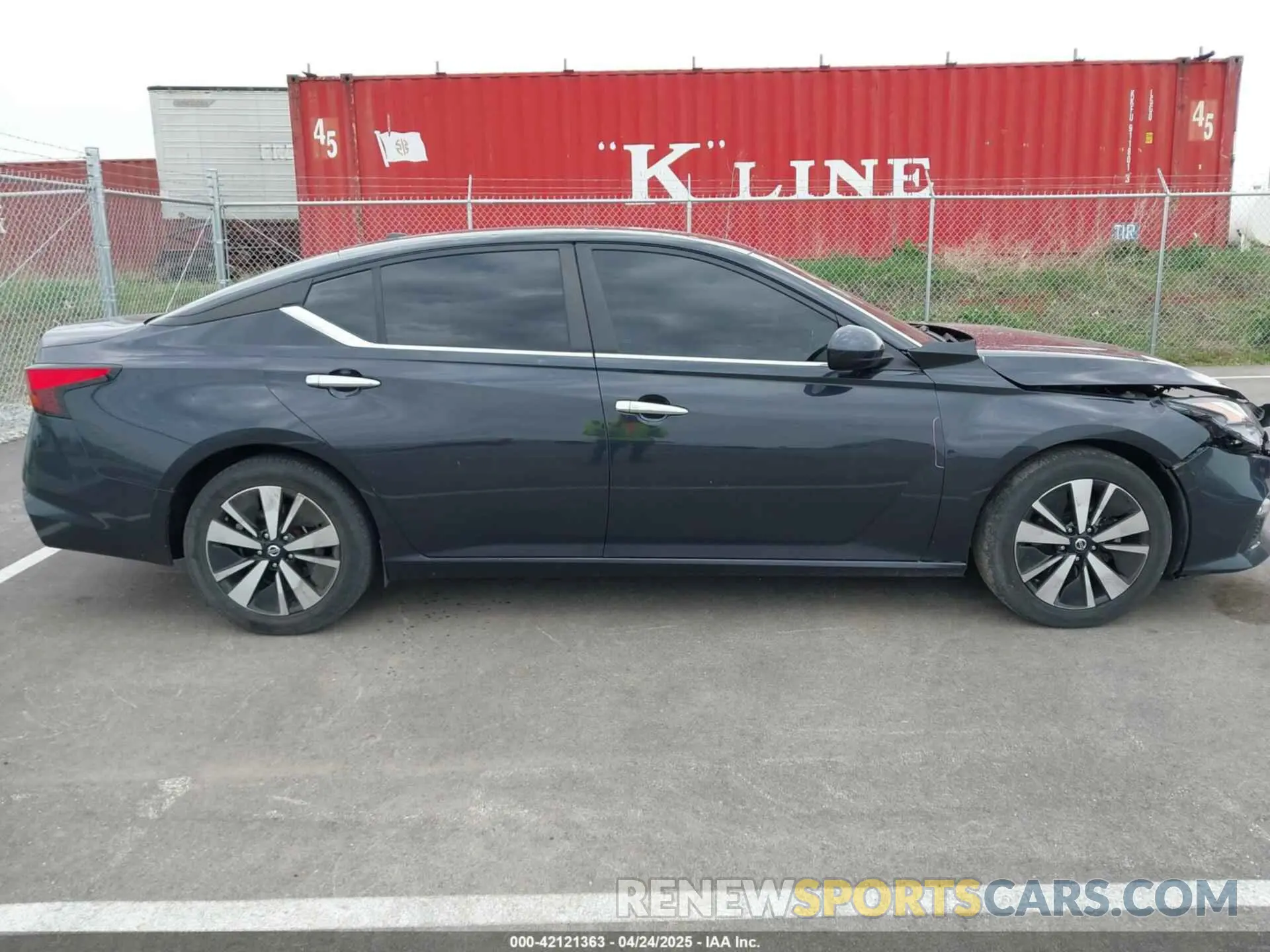13 Photograph of a damaged car 1N4BL4DV9MN350416 NISSAN ALTIMA 2021
