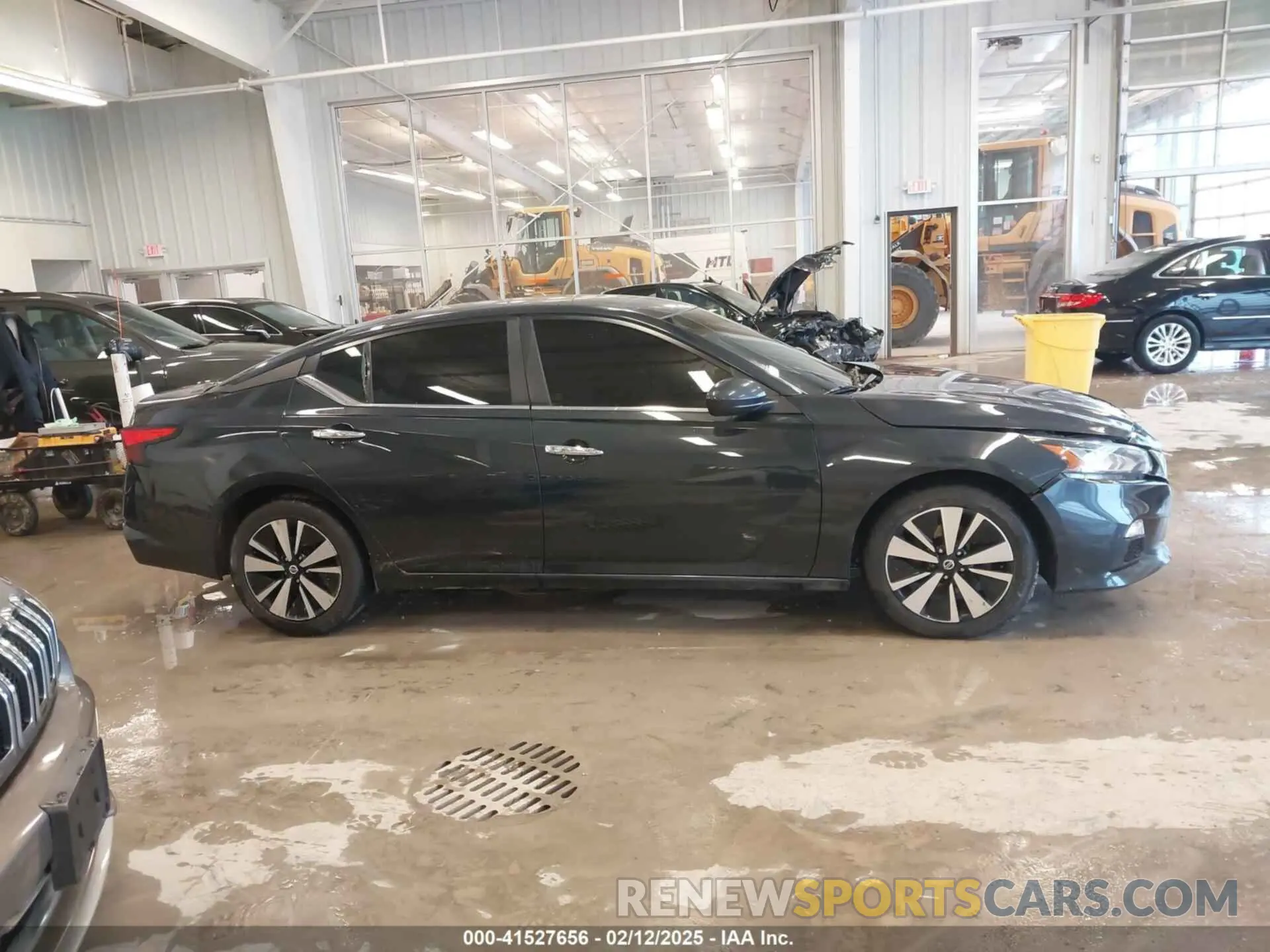13 Photograph of a damaged car 1N4BL4DV9MN407777 NISSAN ALTIMA 2021