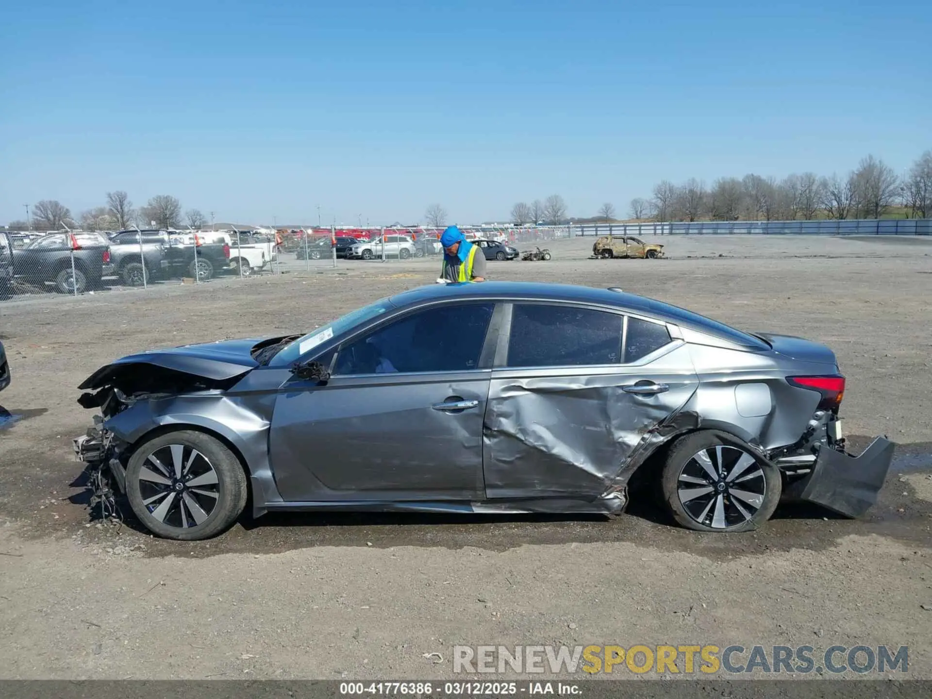 13 Photograph of a damaged car 1N4BL4DVXMN392836 NISSAN ALTIMA 2021