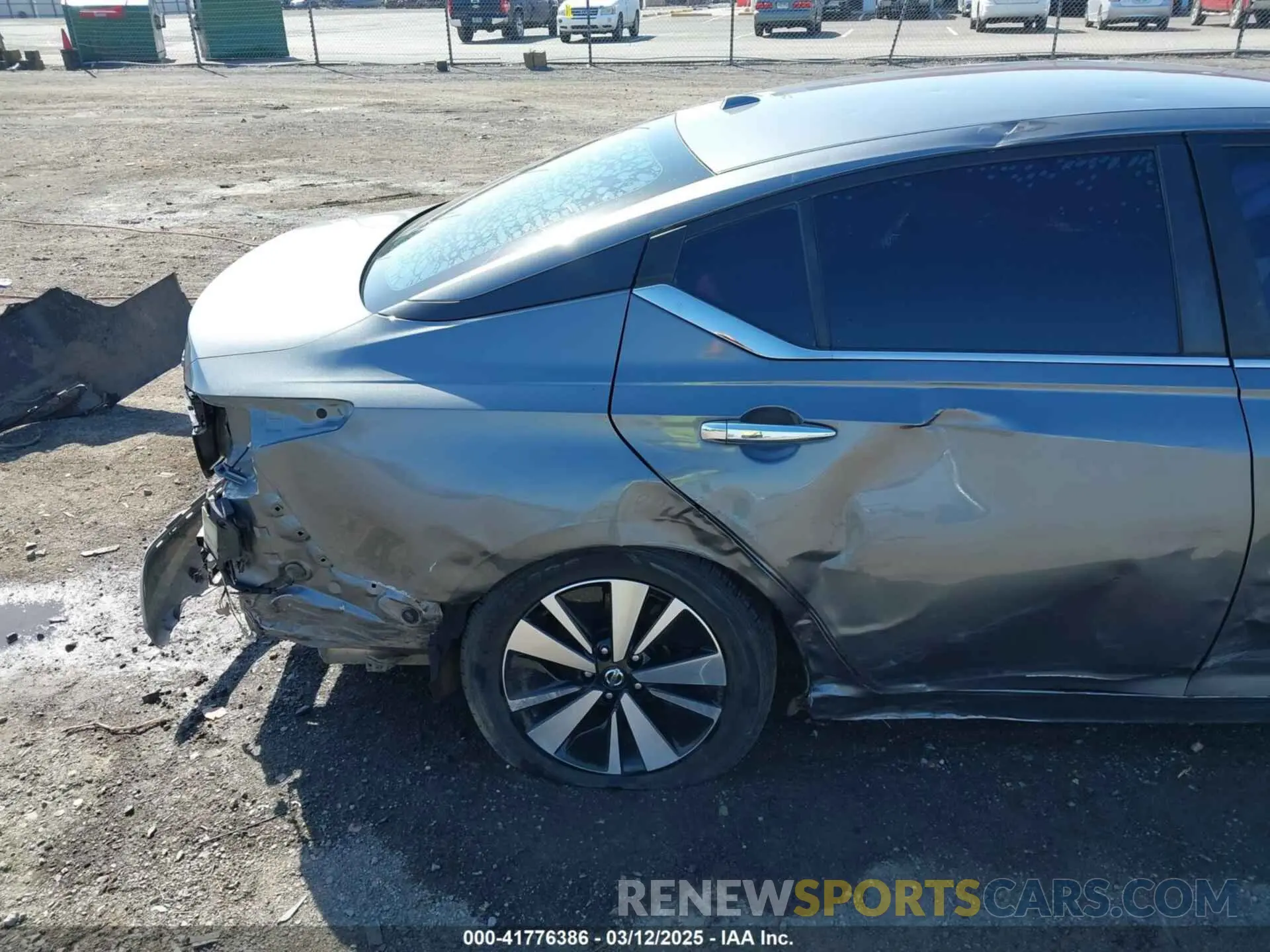 17 Photograph of a damaged car 1N4BL4DVXMN392836 NISSAN ALTIMA 2021