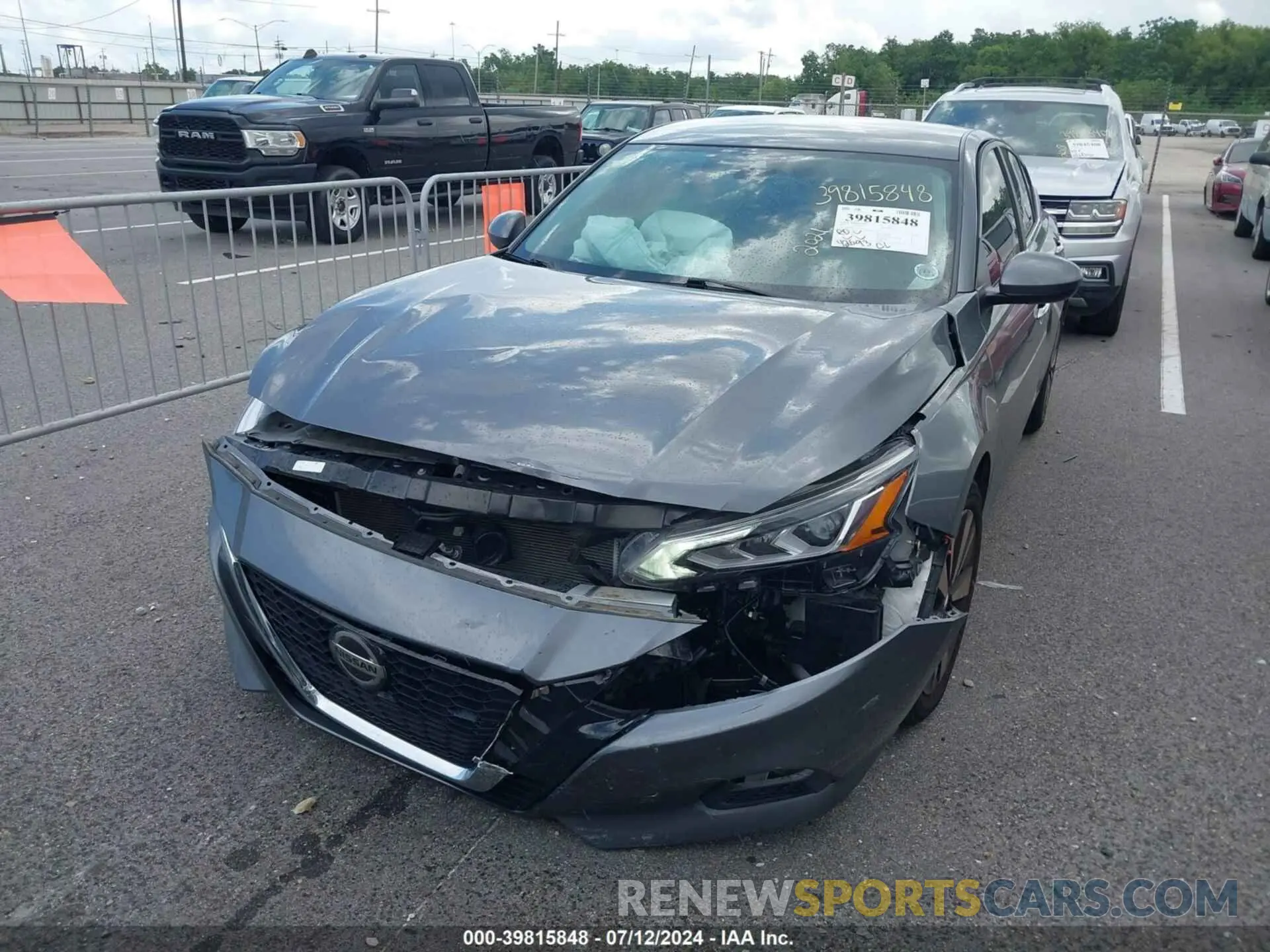 12 Photograph of a damaged car 1N4BL4DVXMN400935 NISSAN ALTIMA 2021
