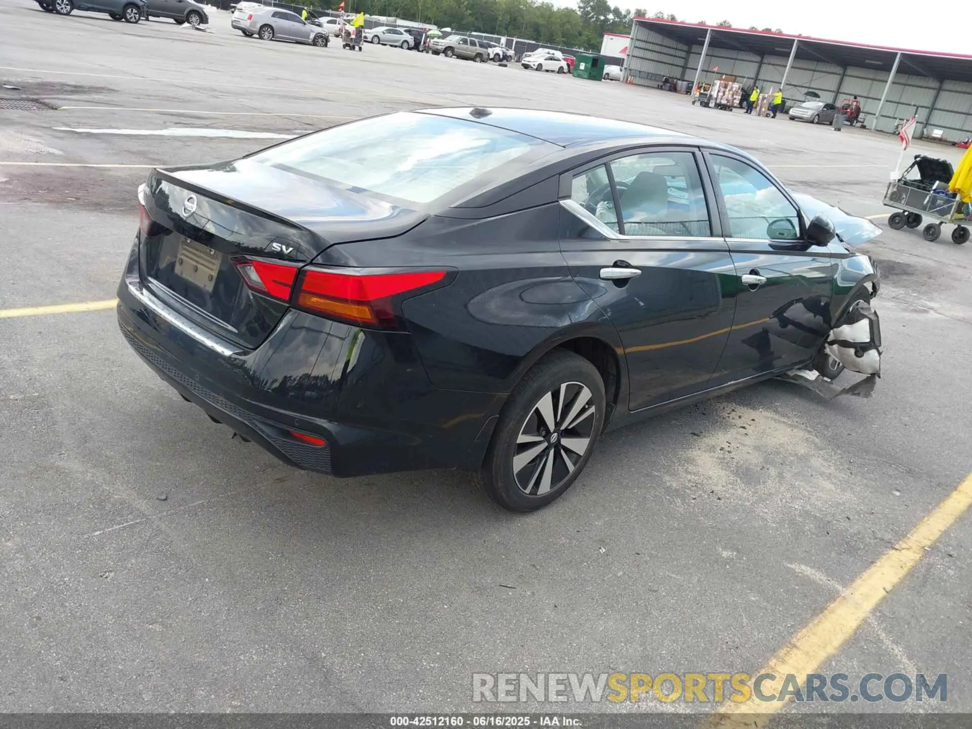 4 Photograph of a damaged car 1N4BL4DVXMN406122 NISSAN ALTIMA 2021