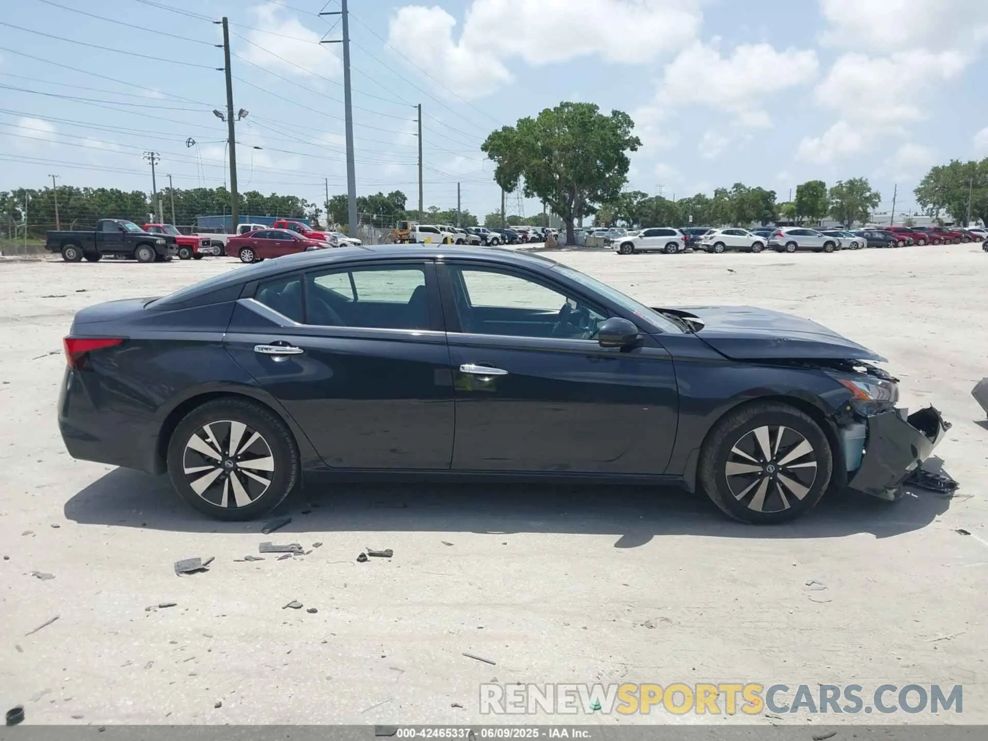 13 Photograph of a damaged car 1N4BL4DVXMN408436 NISSAN ALTIMA 2021