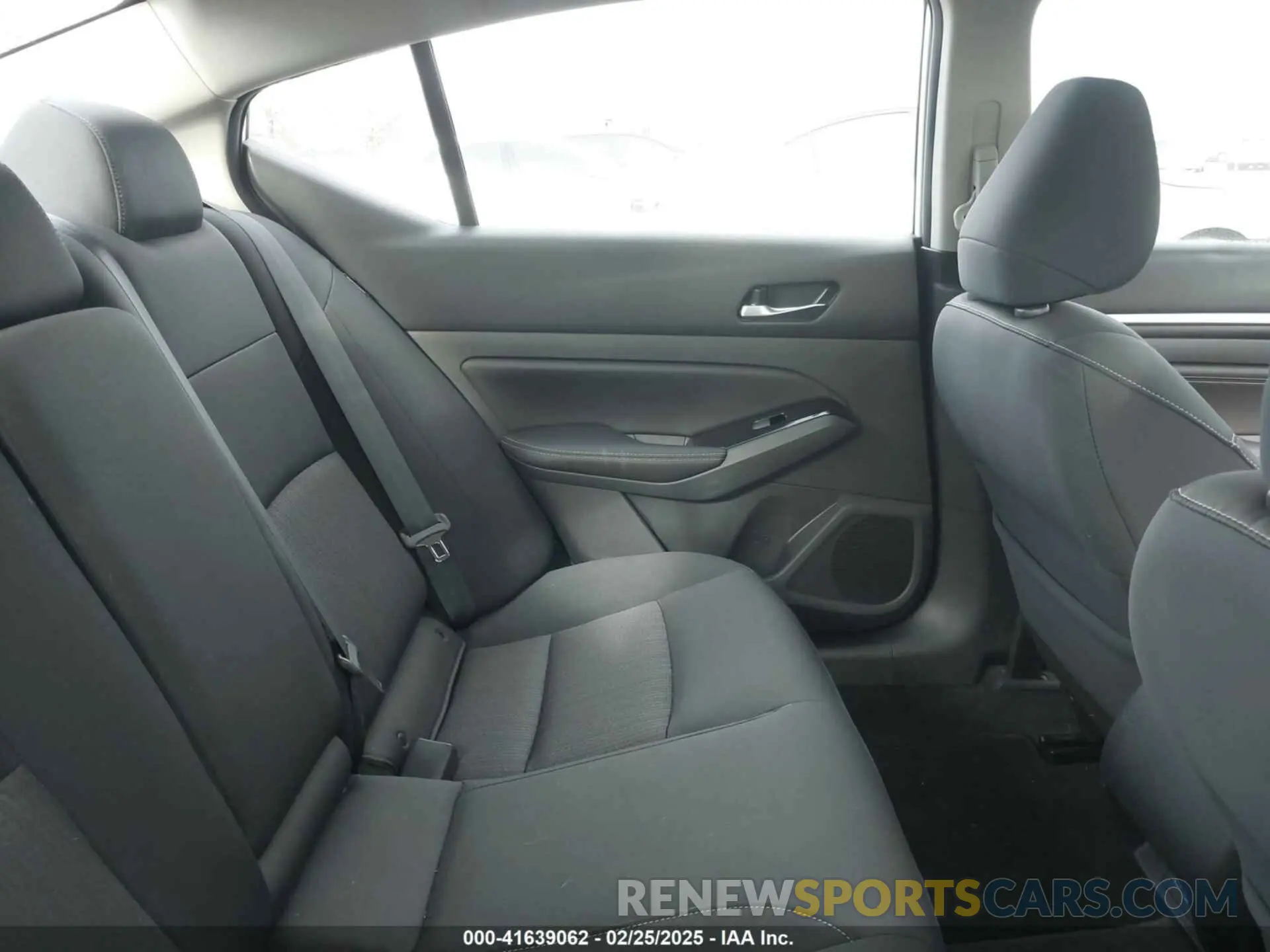 8 Photograph of a damaged car 1N4BL4DW1MN362374 NISSAN ALTIMA 2021