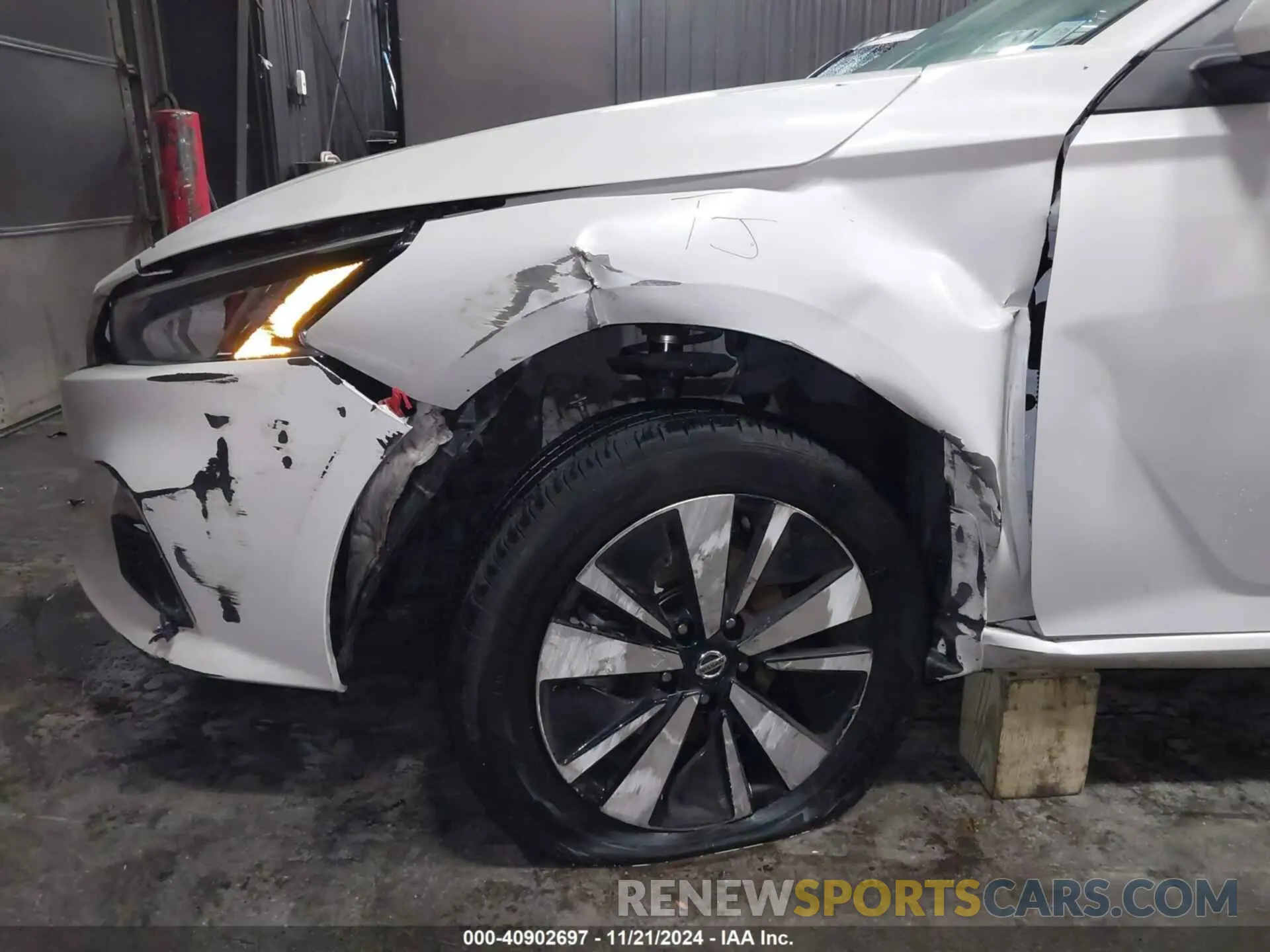17 Photograph of a damaged car 1N4BL4DW3MN356298 NISSAN ALTIMA 2021