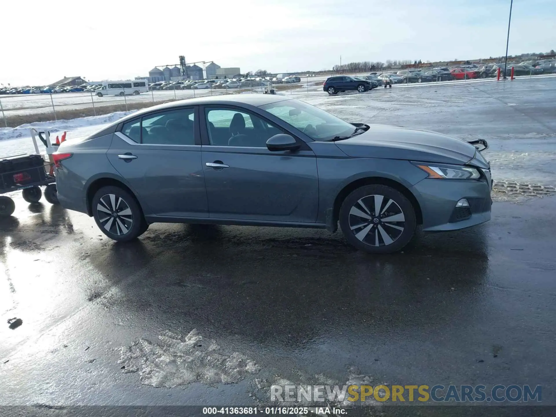 13 Photograph of a damaged car 1N4BL4DW6MN329368 NISSAN ALTIMA 2021