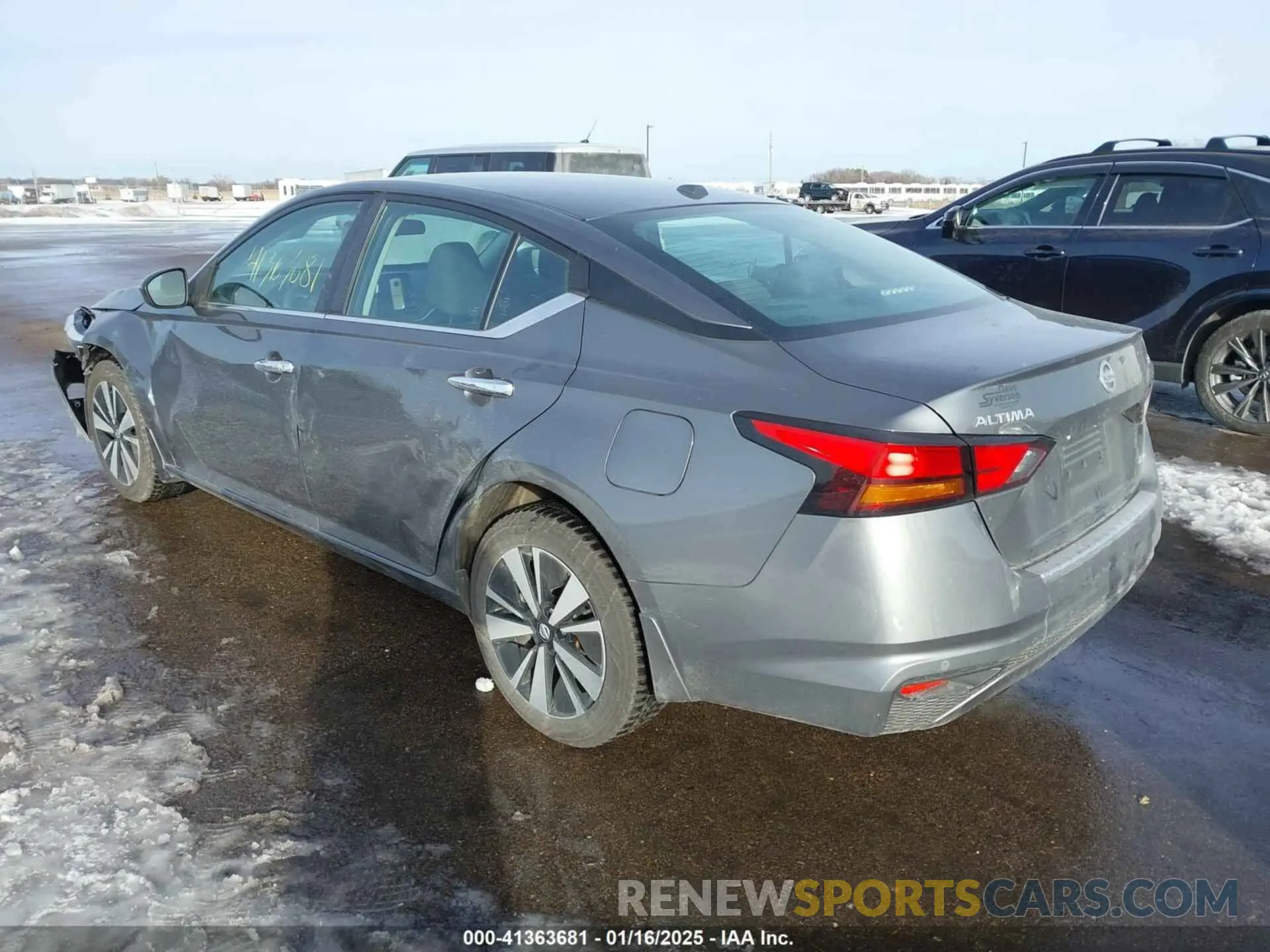 3 Photograph of a damaged car 1N4BL4DW6MN329368 NISSAN ALTIMA 2021