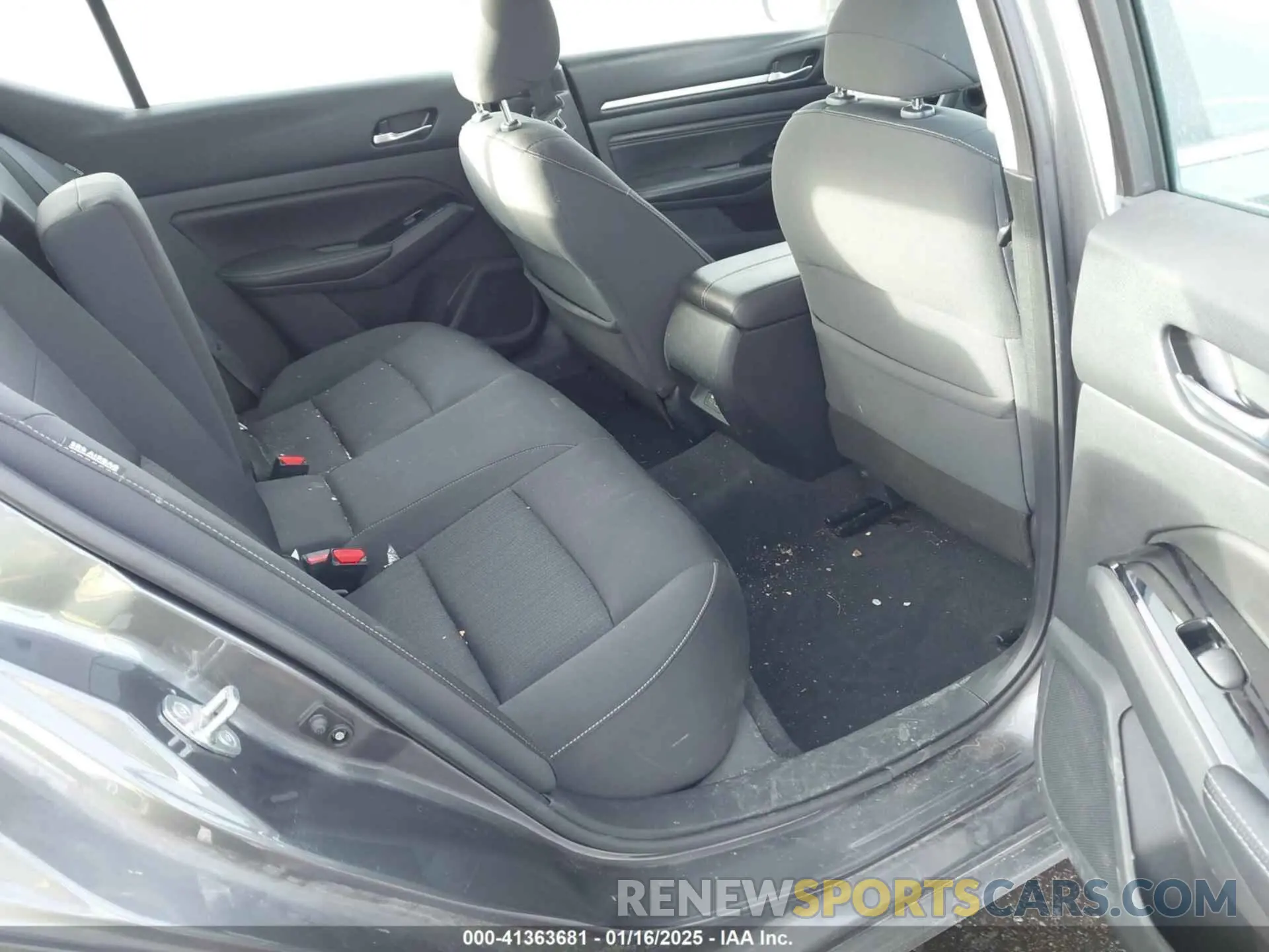 8 Photograph of a damaged car 1N4BL4DW6MN329368 NISSAN ALTIMA 2021