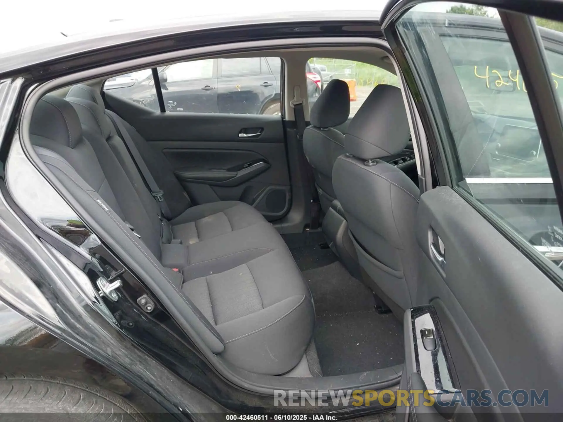 8 Photograph of a damaged car 1N4BL4DW7MN357499 NISSAN ALTIMA 2021