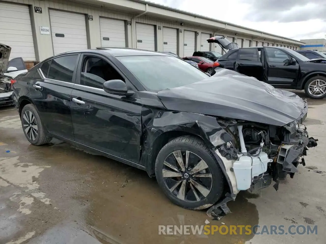 4 Photograph of a damaged car 1N4BL4DW8MN303936 NISSAN ALTIMA 2021