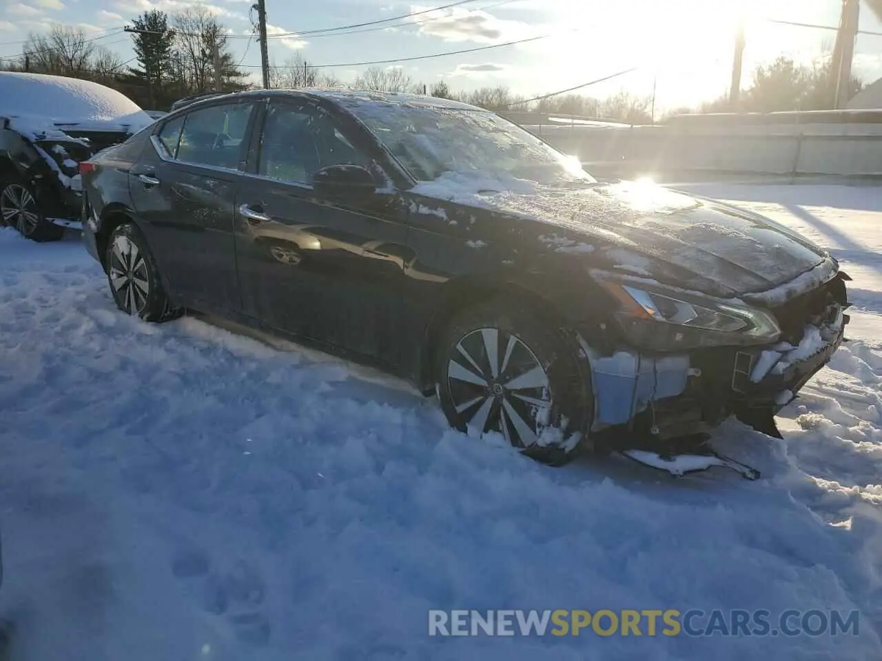 4 Photograph of a damaged car 1N4BL4DW8MN316444 NISSAN ALTIMA 2021