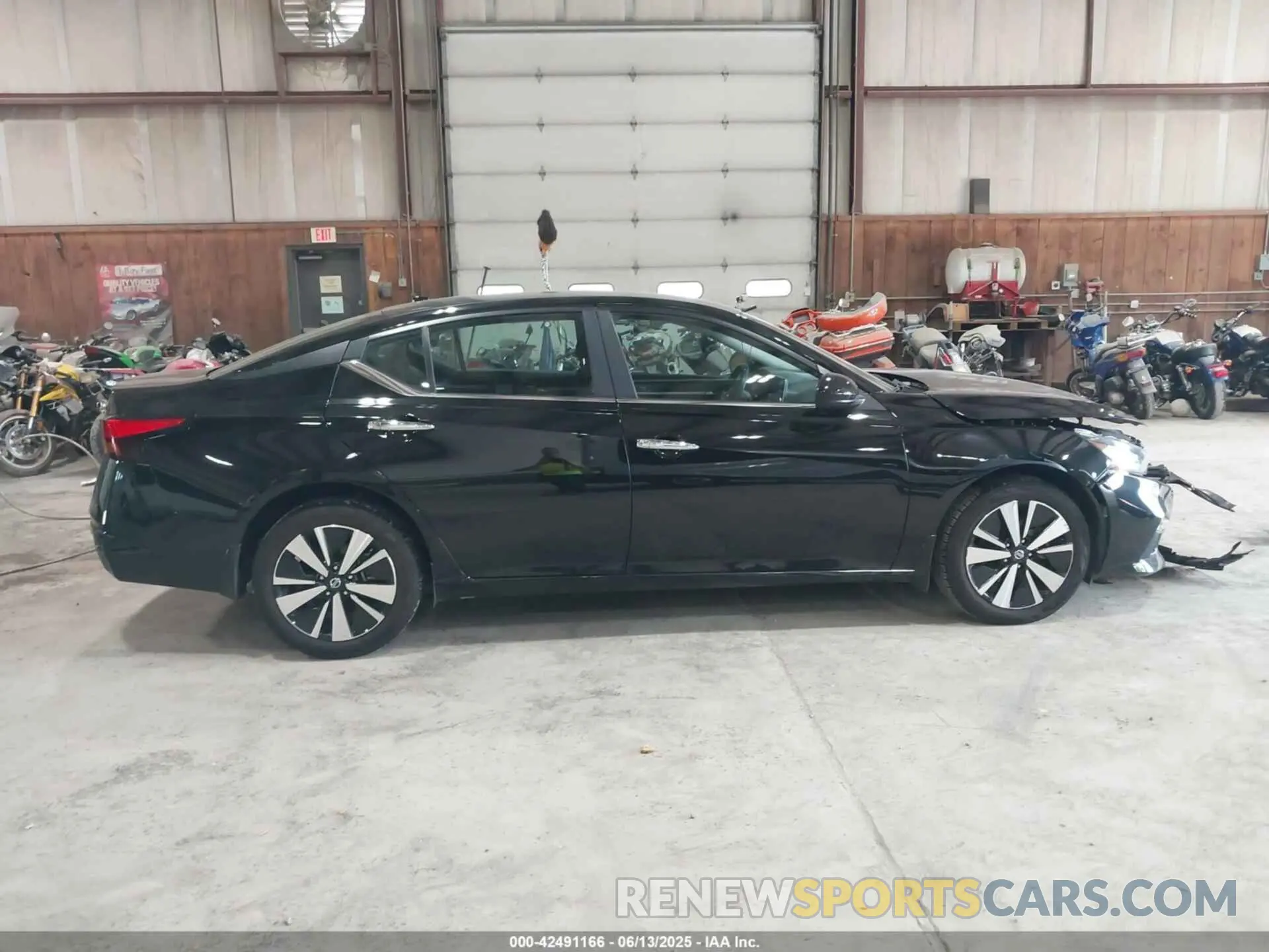 13 Photograph of a damaged car 1N4BL4DW9MN315433 NISSAN ALTIMA 2021