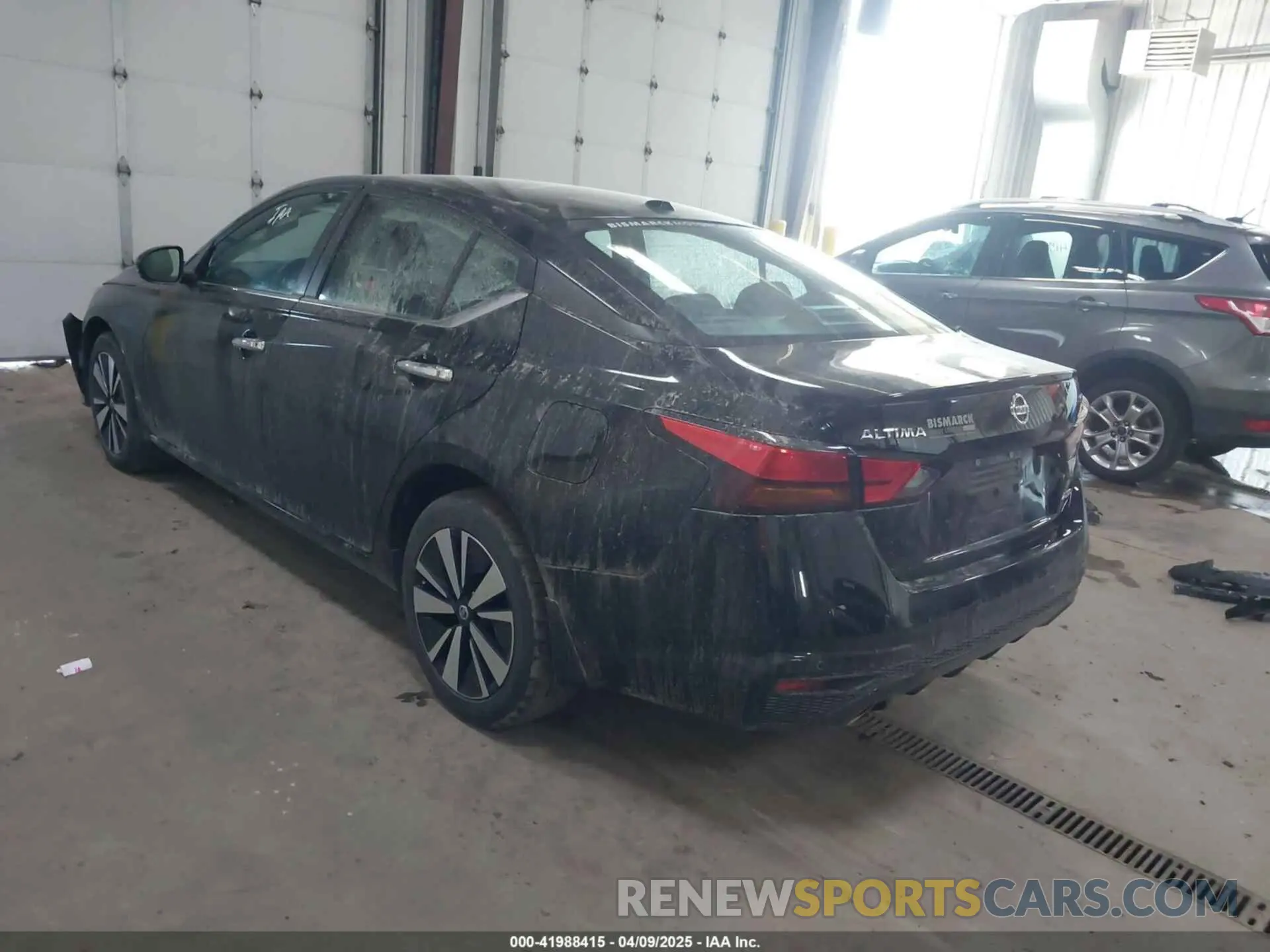 3 Photograph of a damaged car 1N4BL4DWXMN383871 NISSAN ALTIMA 2021