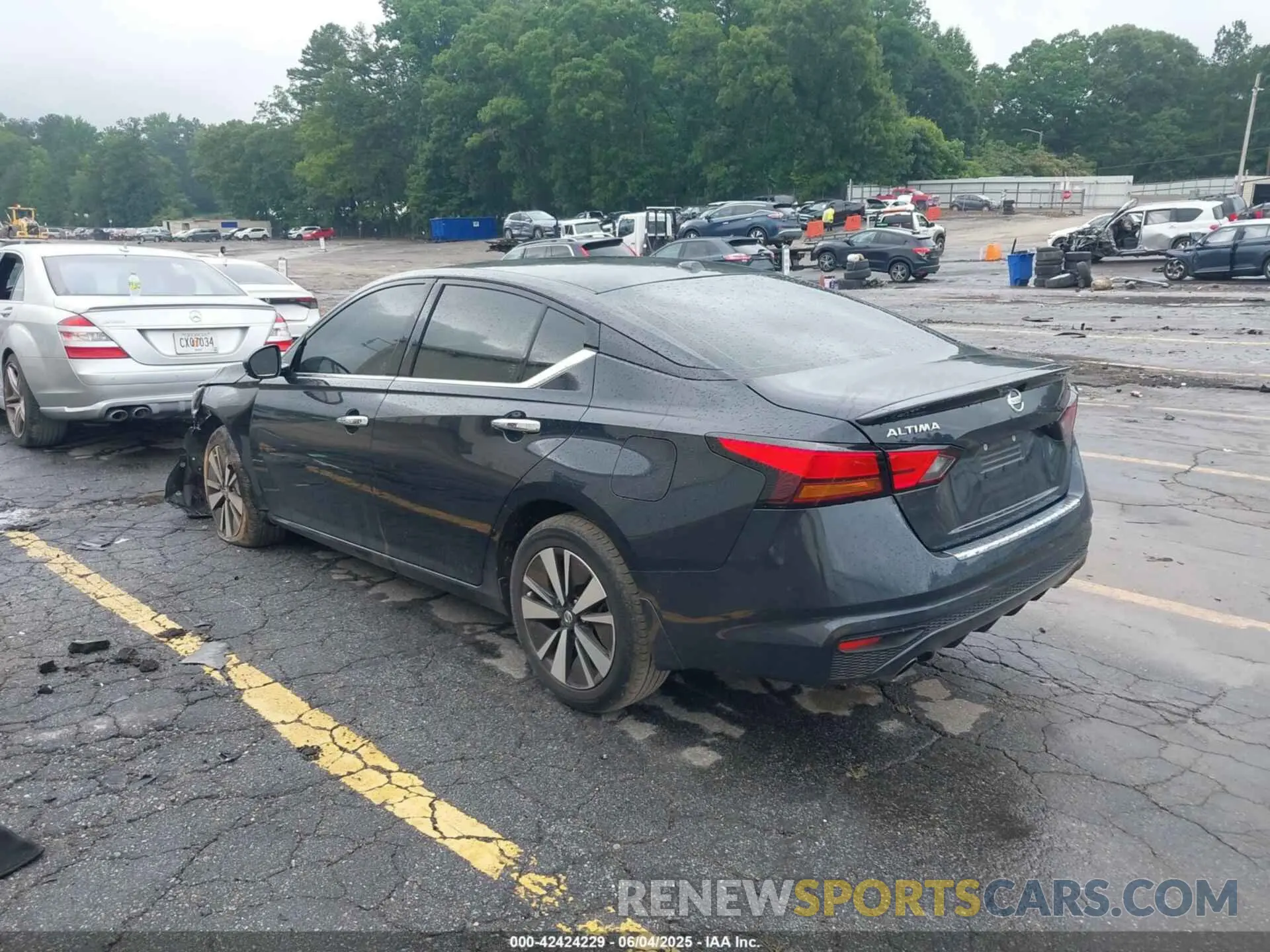 3 Photograph of a damaged car 1N4BL4EV3MN372698 NISSAN ALTIMA 2021