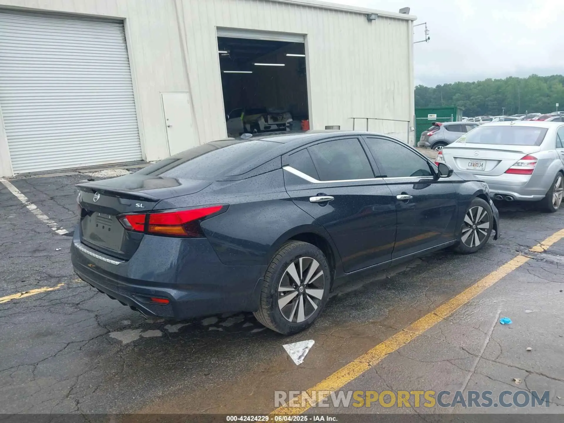 4 Photograph of a damaged car 1N4BL4EV3MN372698 NISSAN ALTIMA 2021