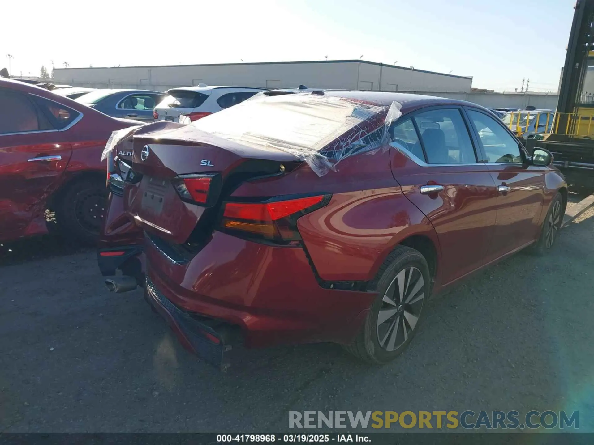 18 Photograph of a damaged car 1N4BL4EV5MN376252 NISSAN ALTIMA 2021