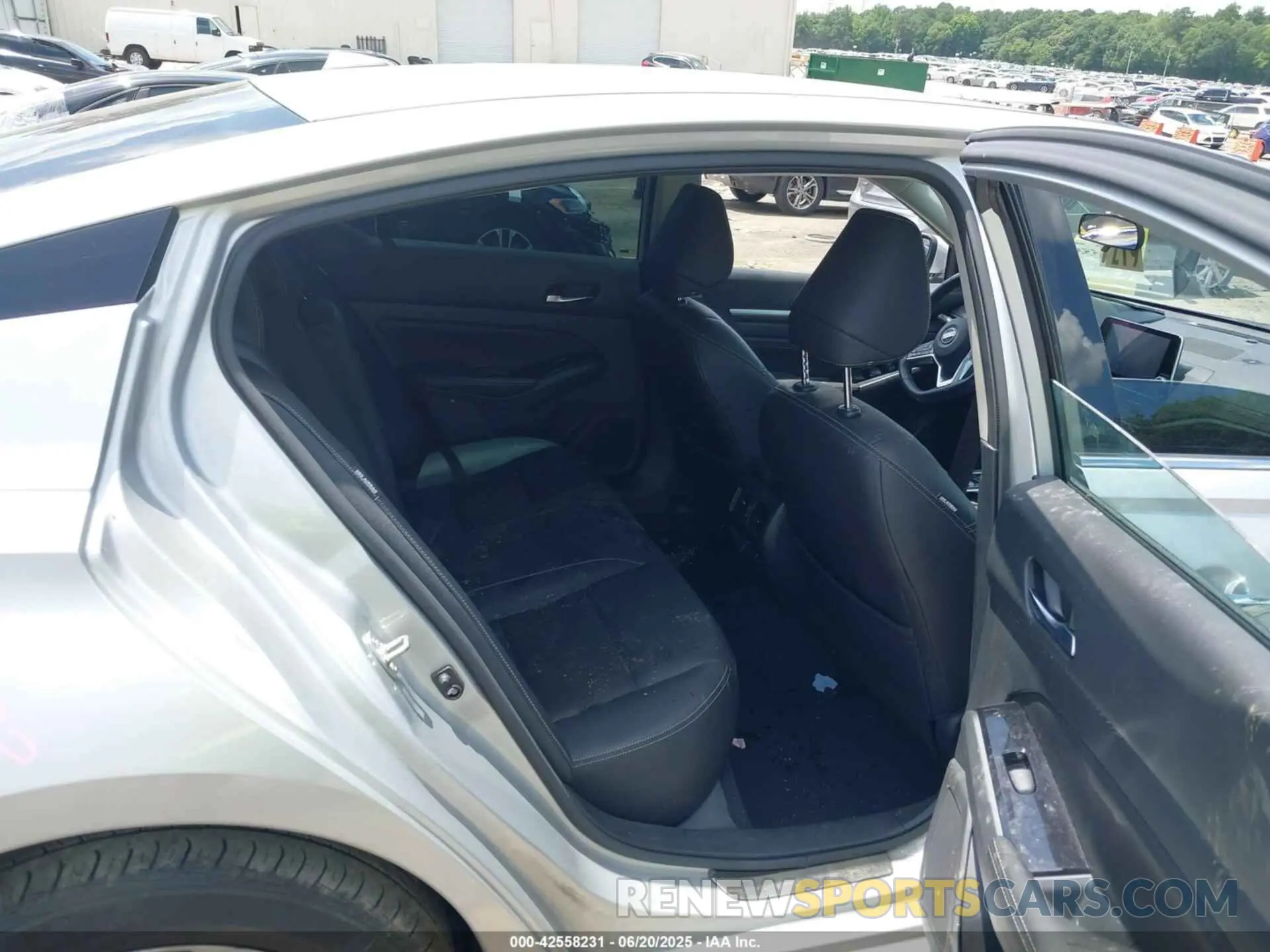 8 Photograph of a damaged car 1N4BL4EV6MN345897 NISSAN ALTIMA 2021
