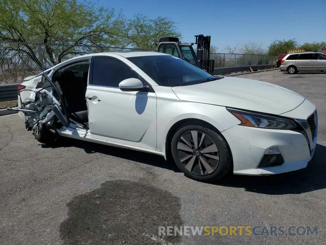 4 Photograph of a damaged car 1N4BL4EV8MN389769 NISSAN ALTIMA 2021